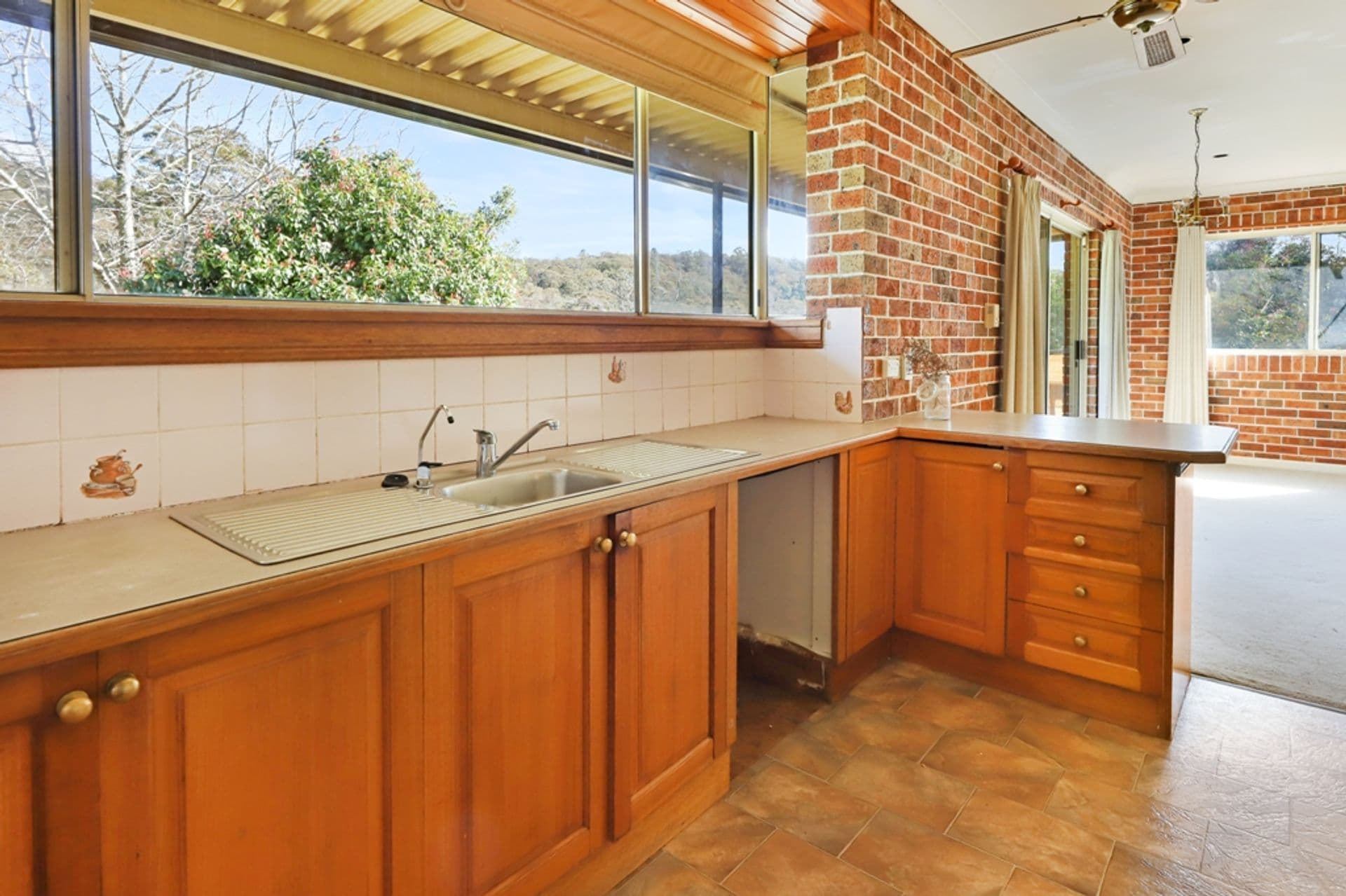72 Red Gum Avenue, Hazelbrook, NSW, 2779, Hazelbrook - Thumbnail 2