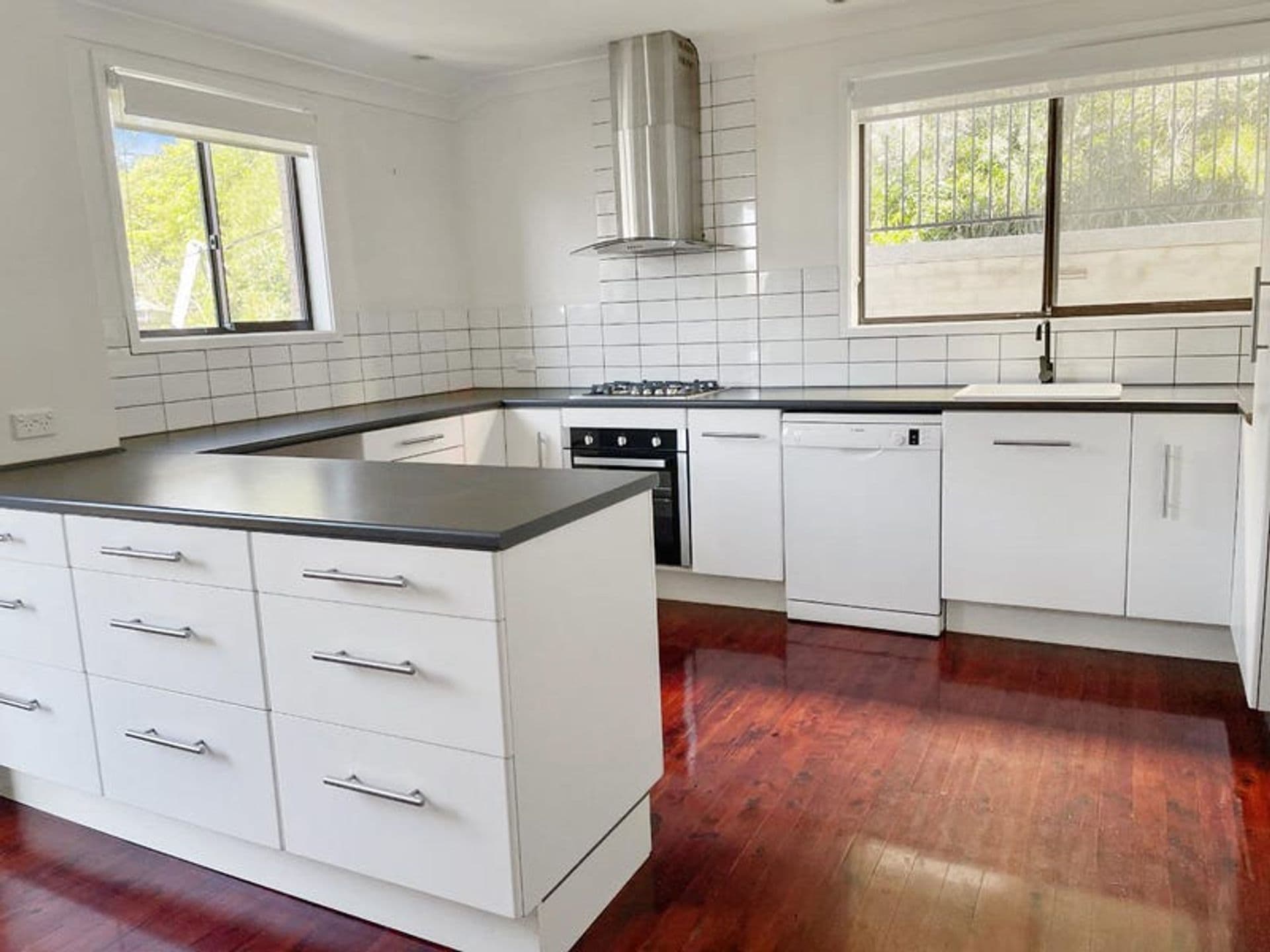 21 Railway Parade, Bullaburra, NSW, 2784, Bullaburra - Thumbnail 4