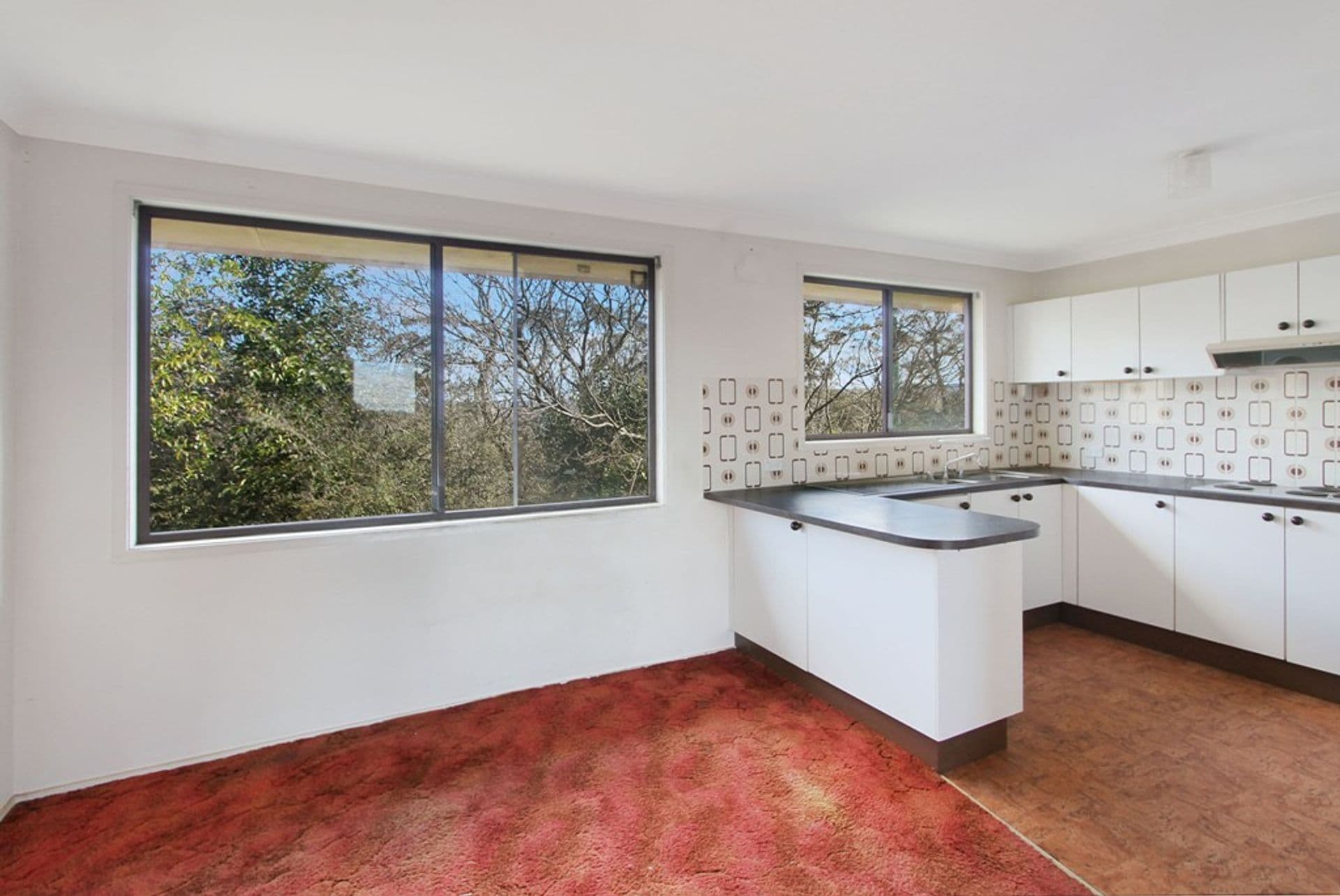 87 Railway Parade, Hazelbrook, NSW, 2779, Hazelbrook - Thumbnail 2