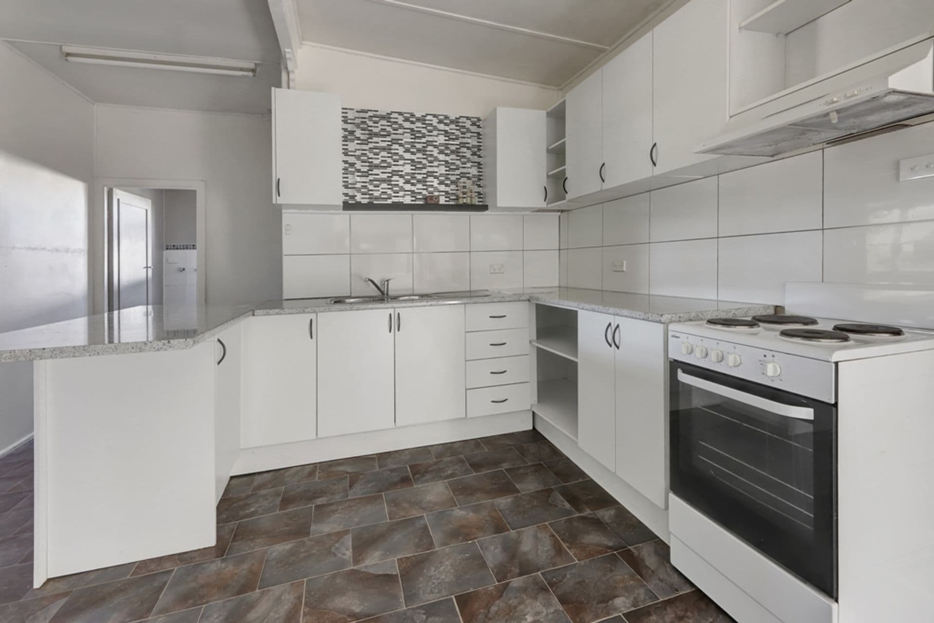 383 Great Western Highway, Bullaburra, NSW, 2784, Bullaburra - Thumbnail 4