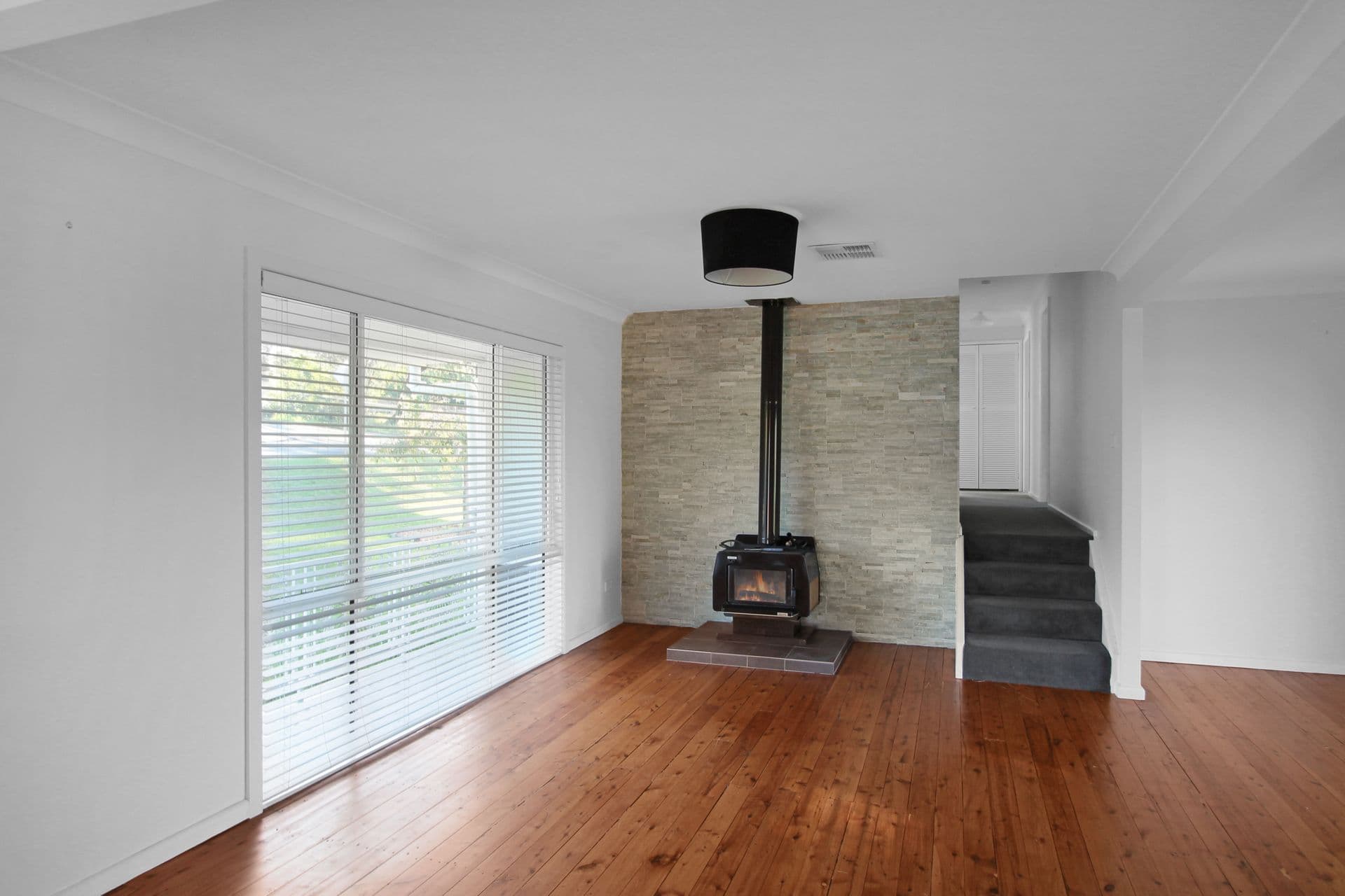 2 Wideview Avenue, Woodford, NSW, 2778, Woodford - Thumbnail 2