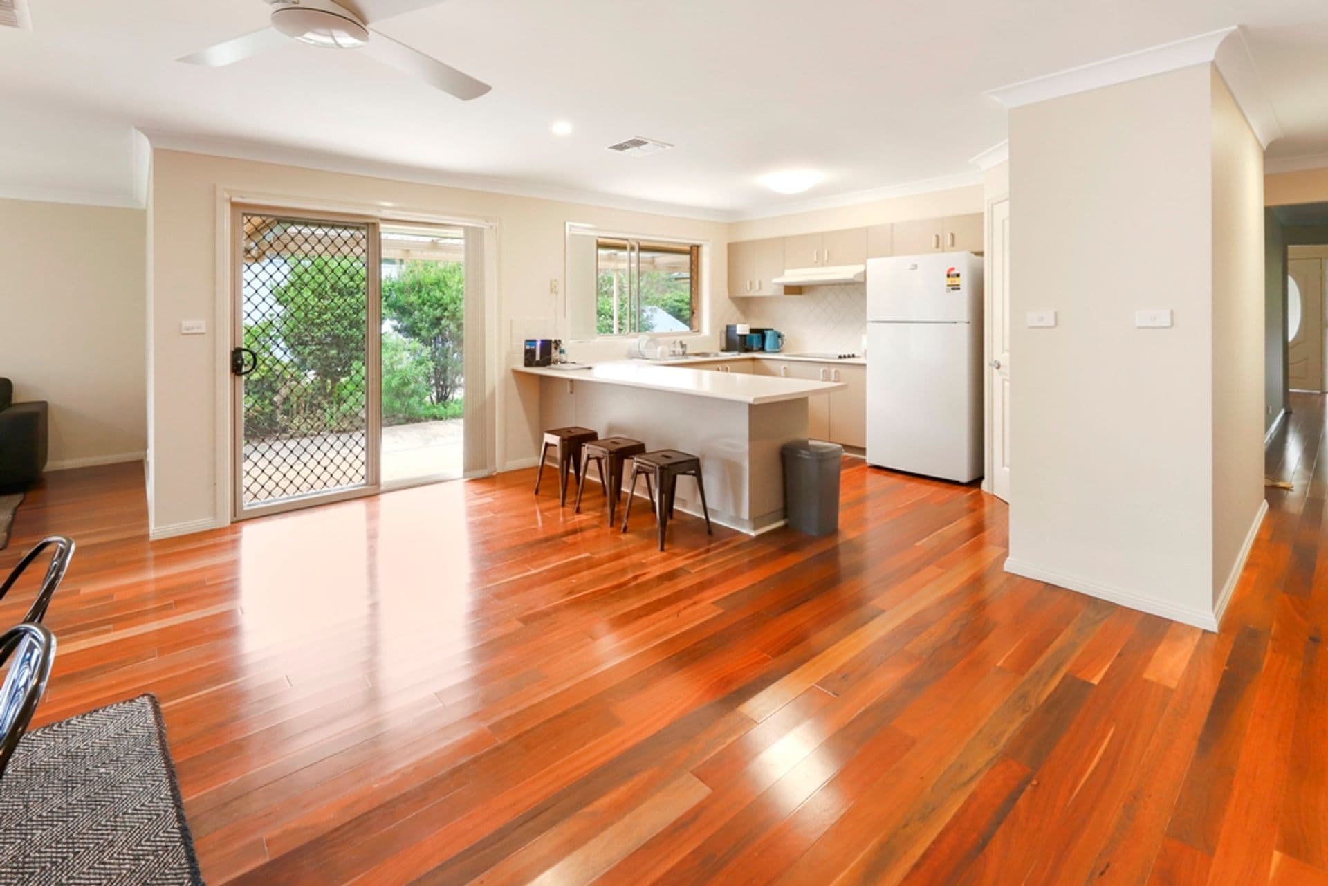 107 Railway Parade, Bullaburra, NSW, 2784, Bullaburra - Thumbnail 2