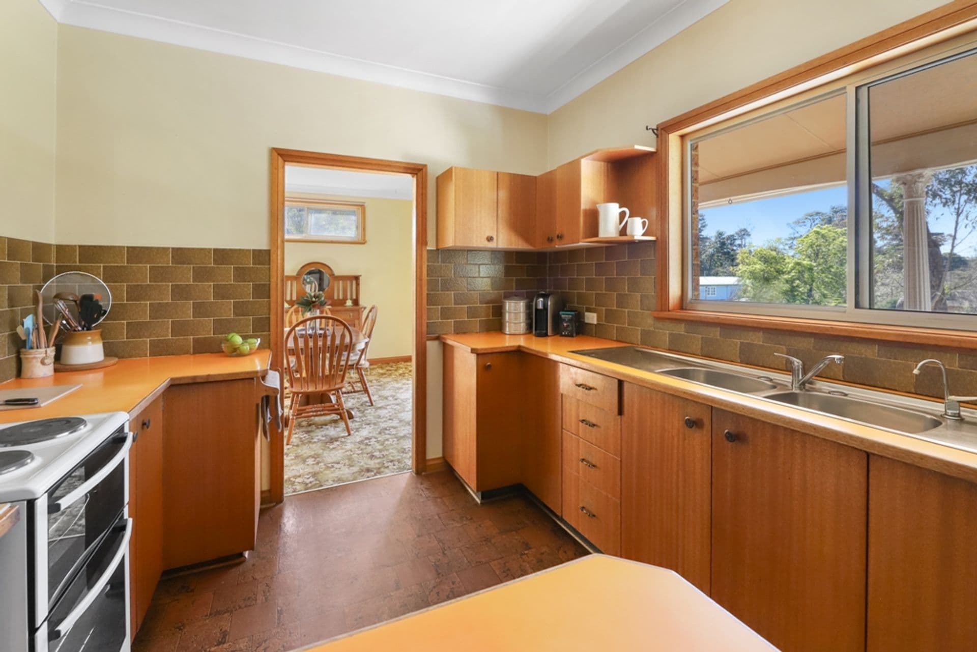 24 Genevieve Road, Bullaburra, NSW, 2784, Bullaburra - Thumbnail 7