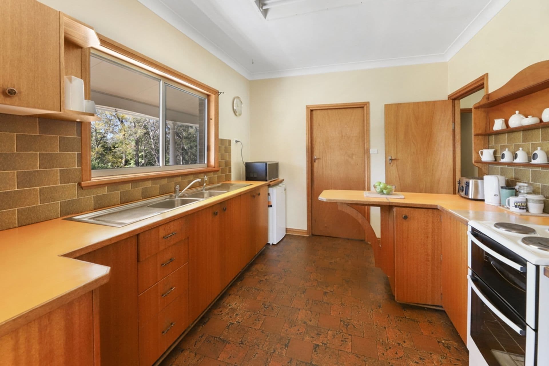 24 Genevieve Road, Bullaburra, NSW, 2784, Bullaburra - Thumbnail 8