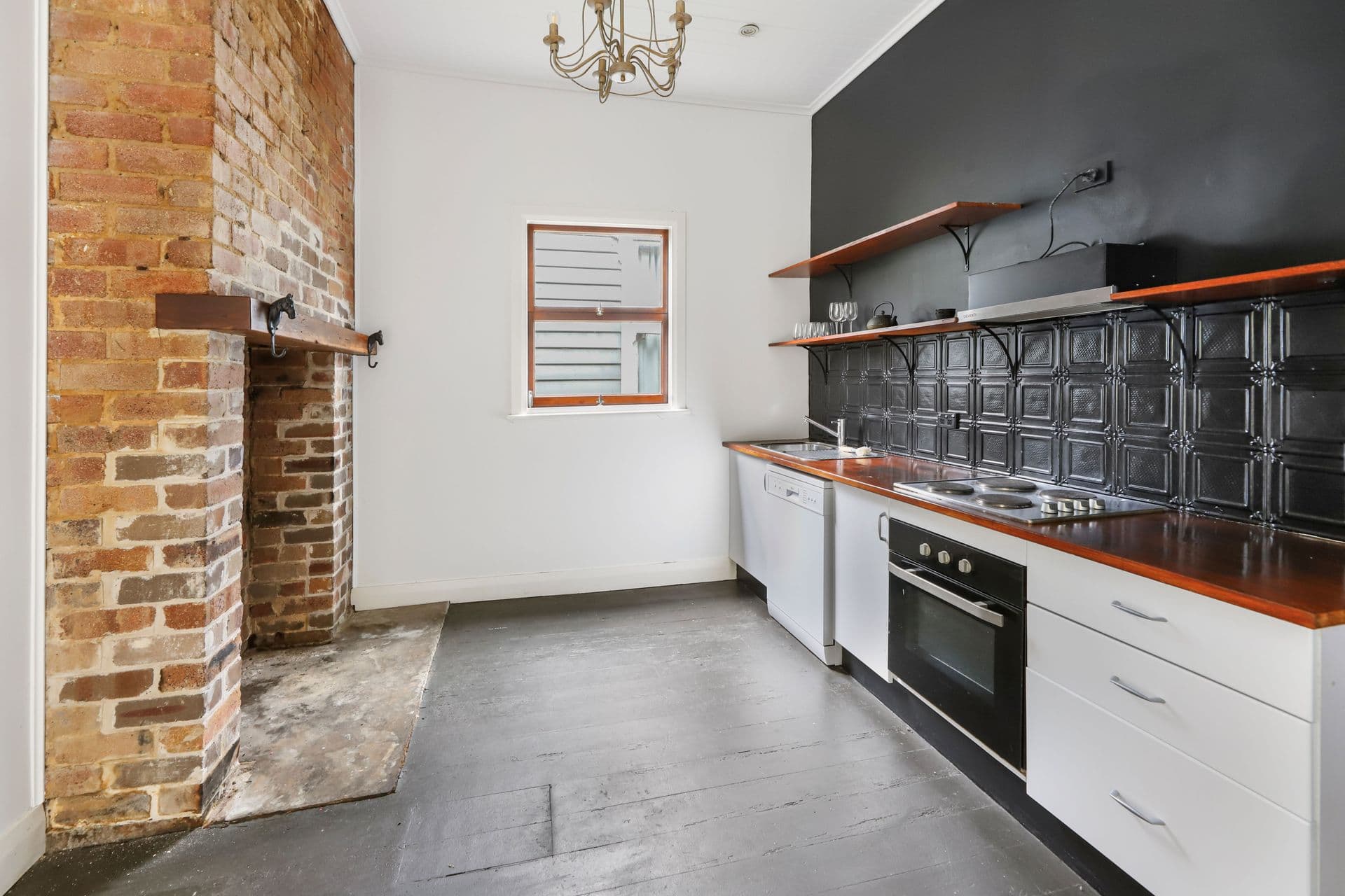 242 Bathurst Road, Katoomba, NSW, 2780, Katoomba - Thumbnail 4