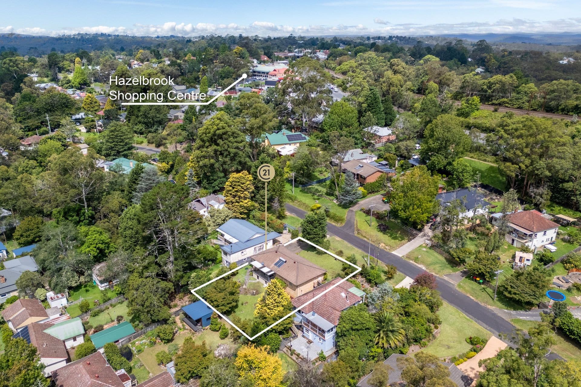 11 Bonnie View Avenue, Hazelbrook, NSW, 2779, Hazelbrook - Thumbnail 2