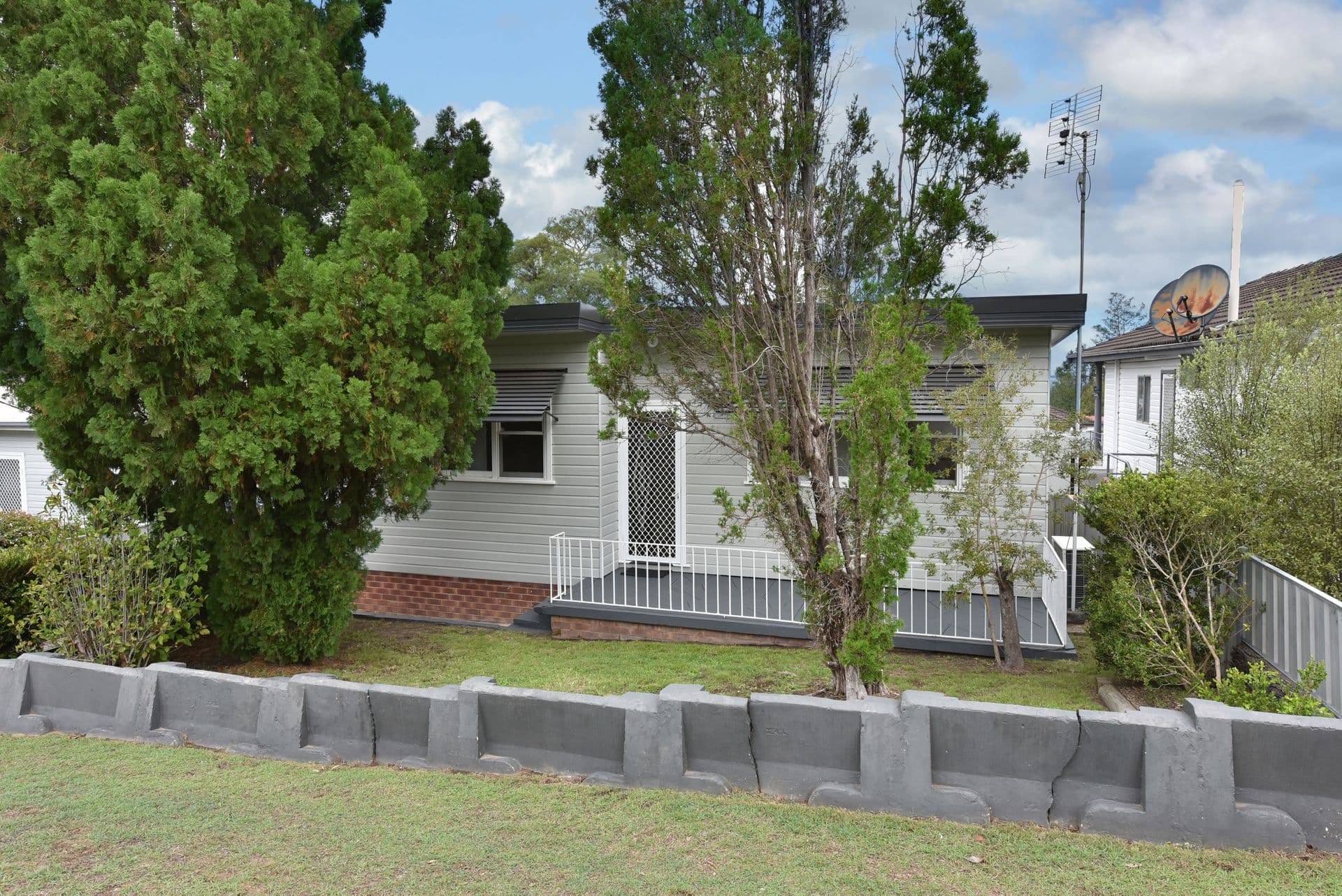 24 Wattle Street, Bolton Point, NSW, 2283, Bolton Point - Thumbnail 2