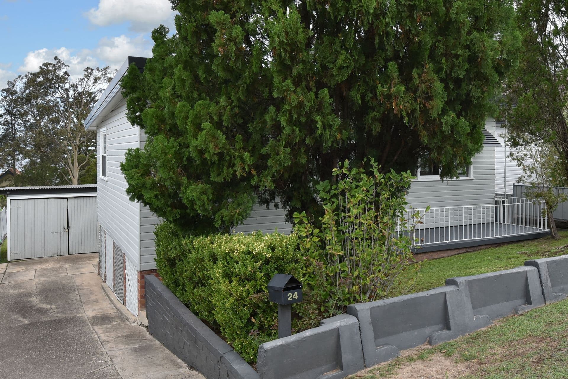 24 Wattle Street, Bolton Point, NSW, 2283, Bolton Point - Thumbnail 4