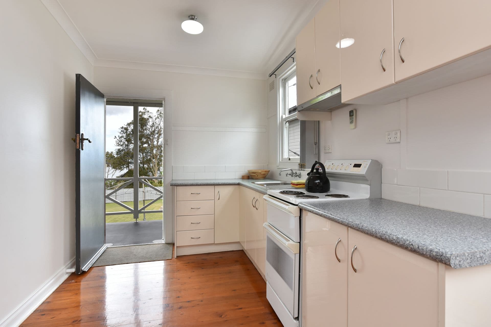 24 Wattle Street, Bolton Point, NSW, 2283, Bolton Point - Thumbnail 7