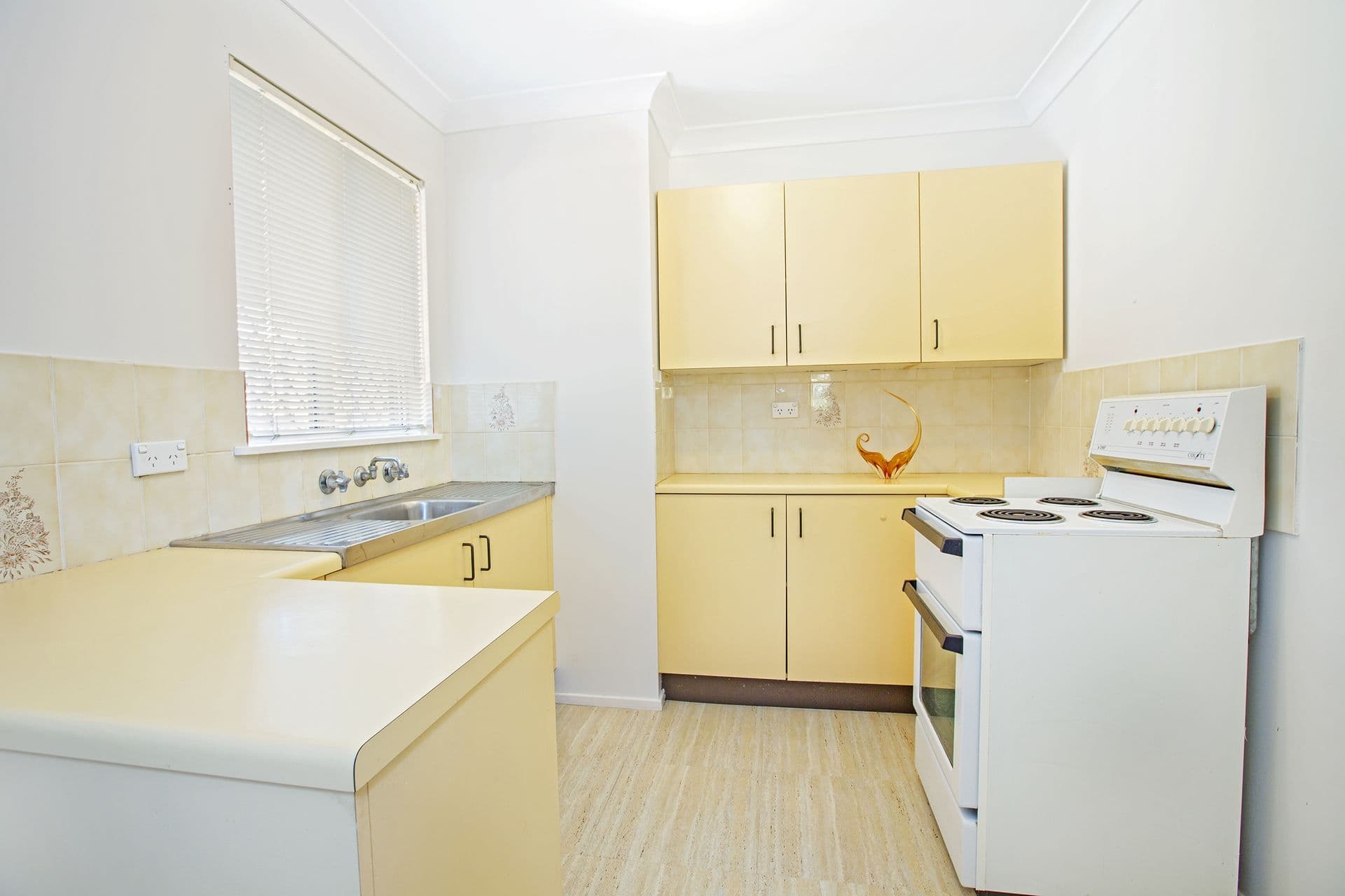 10/26  Turquoise Crescent, Bossley Park, NSW, 2176, Bossley Park - Thumbnail 2