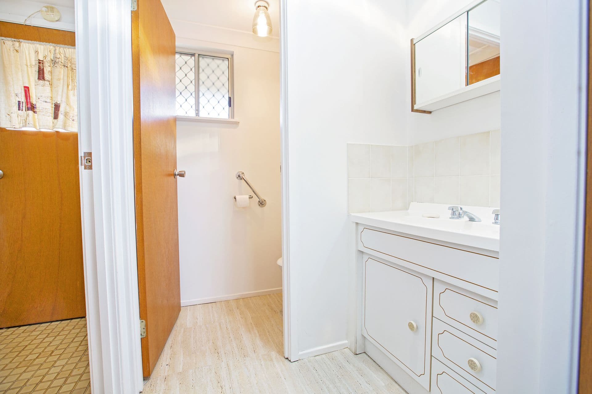 10/26  Turquoise Crescent, Bossley Park, NSW, 2176, Bossley Park - Thumbnail 4