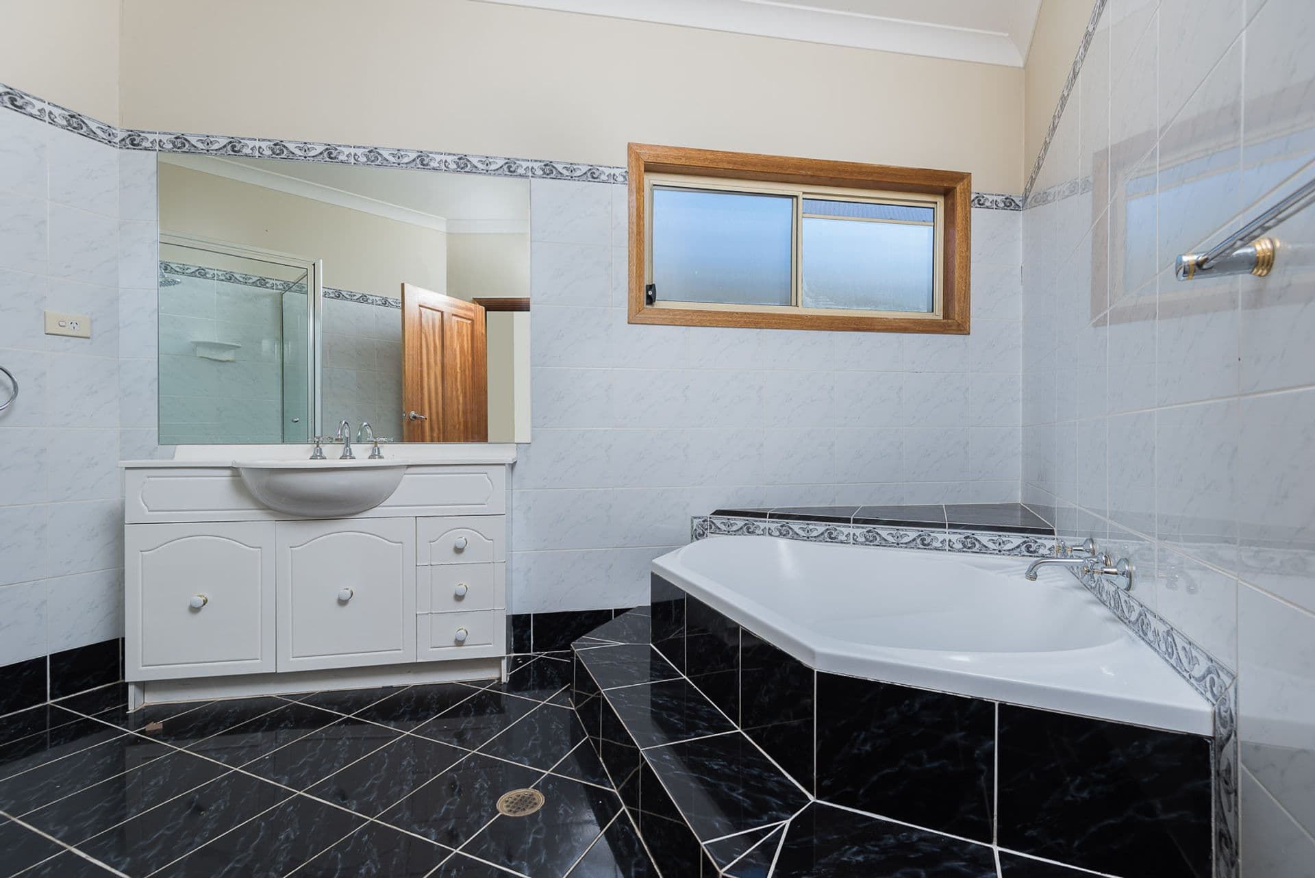 1/95-97 Ware Street, Fairfield, NSW, 2165, Fairfield West - Thumbnail 4