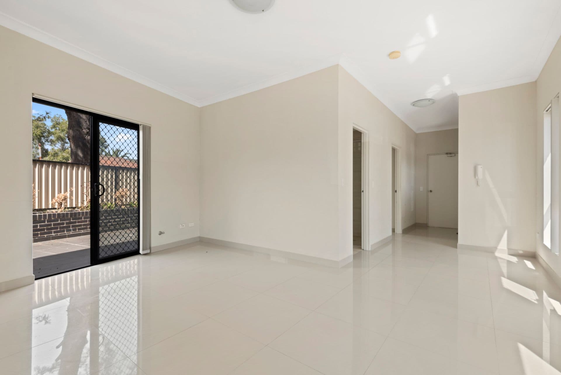 1/11 Wrentmore Street, Fairfield, NSW, 2165, Fairfield - Thumbnail 2