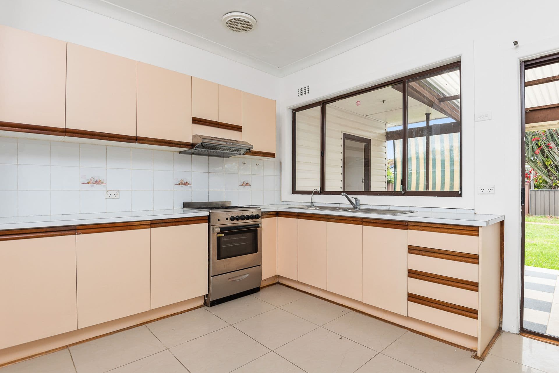 1/95-97 Ware Street, Fairfield, NSW, 2165, Redbank Plains - Thumbnail 2