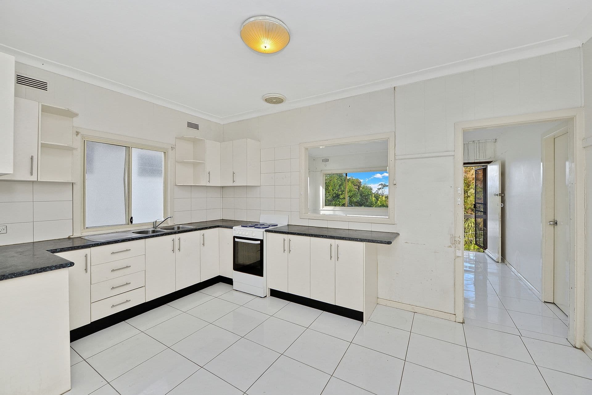 1/95-97 Ware Street, Fairfield, NSW, 2165, Mount Pritchard - Thumbnail 2