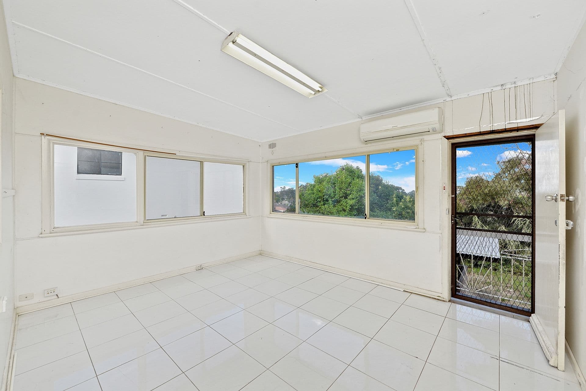 1/95-97 Ware Street, Fairfield, NSW, 2165, Mount Pritchard - Thumbnail 5