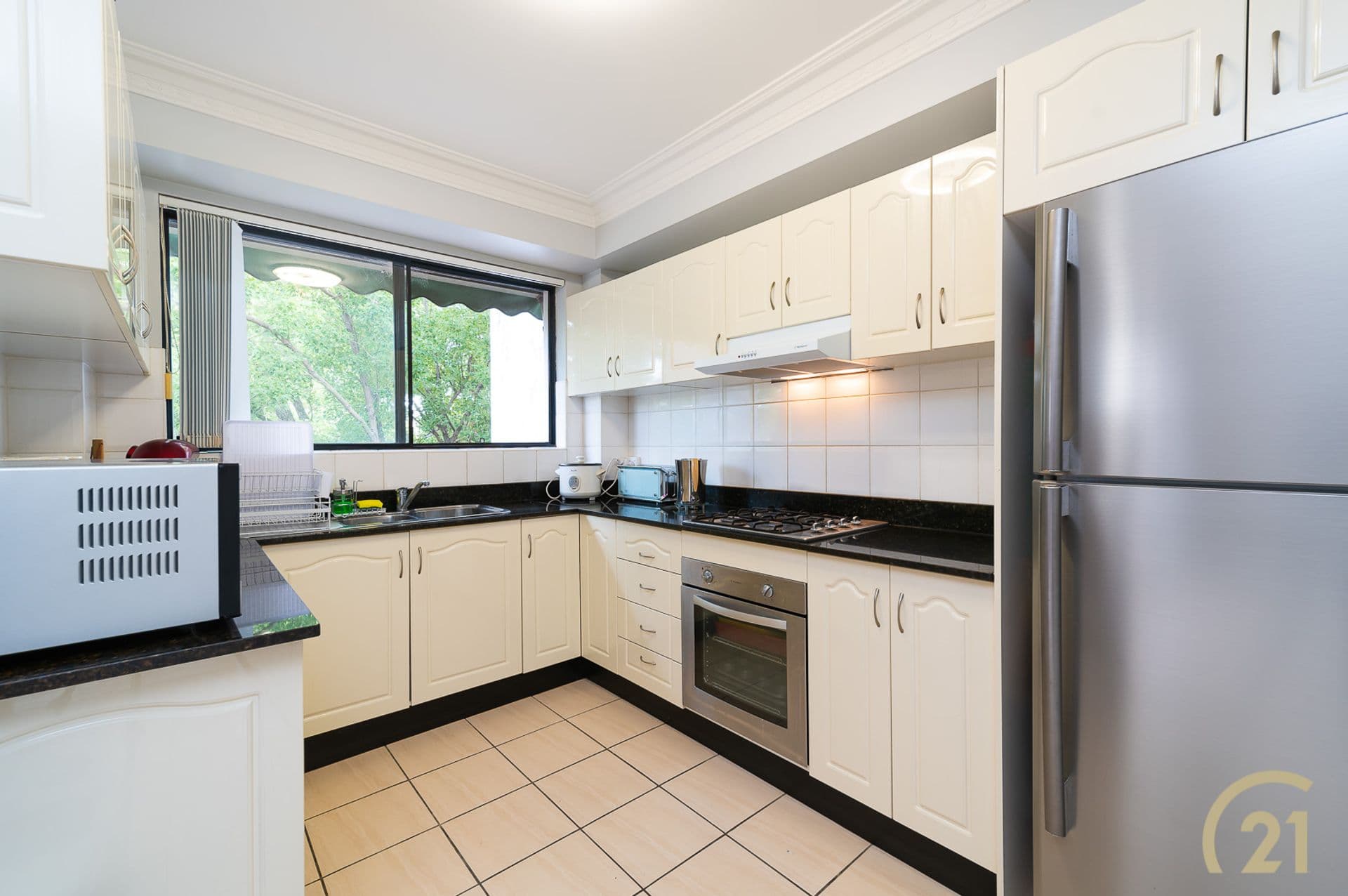 10/2 The Crescent, Fairfield, NSW, 2165, Fairfield - Thumbnail 3