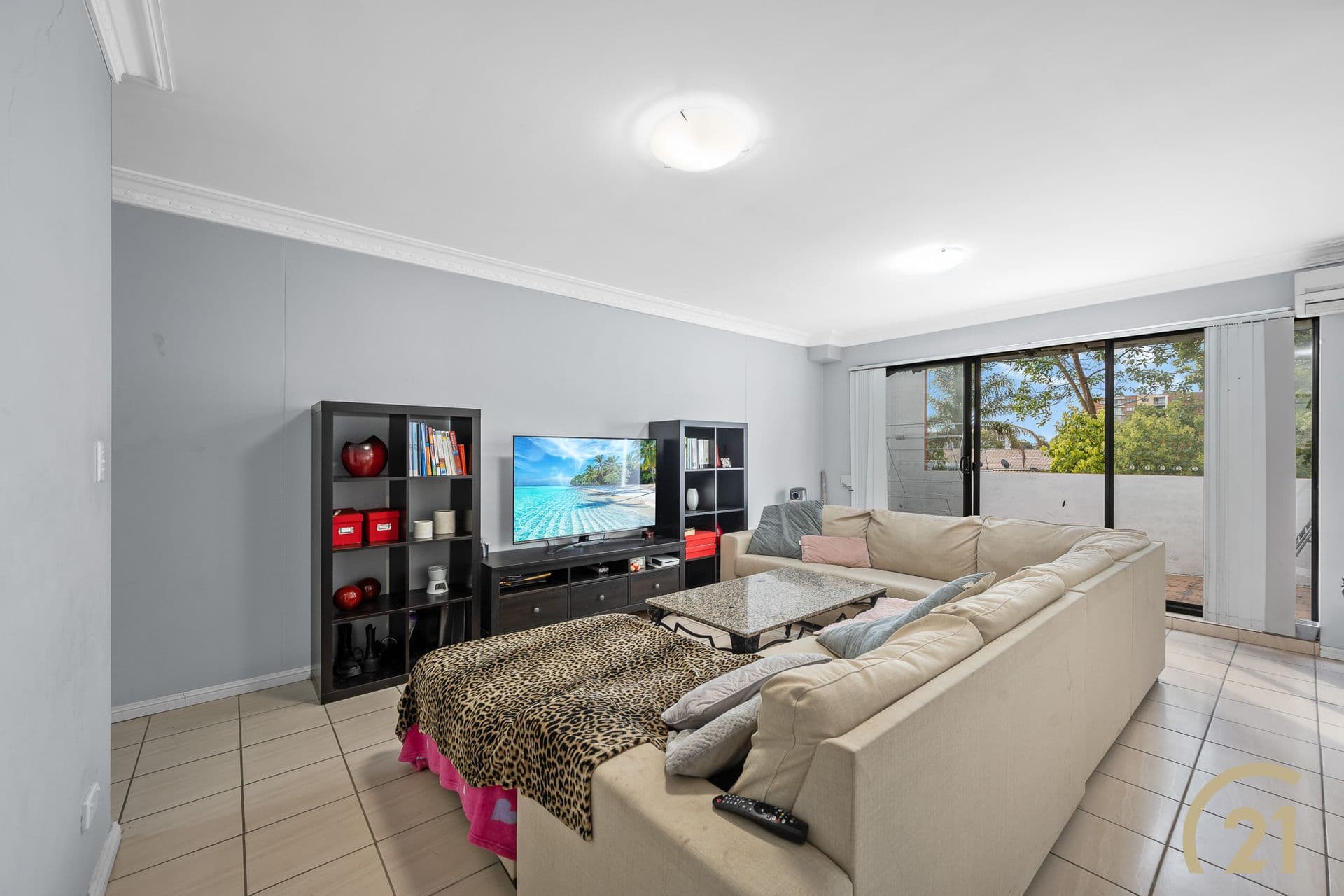 10/2 The Crescent, Fairfield, NSW, 2165, Fairfield - Thumbnail 3