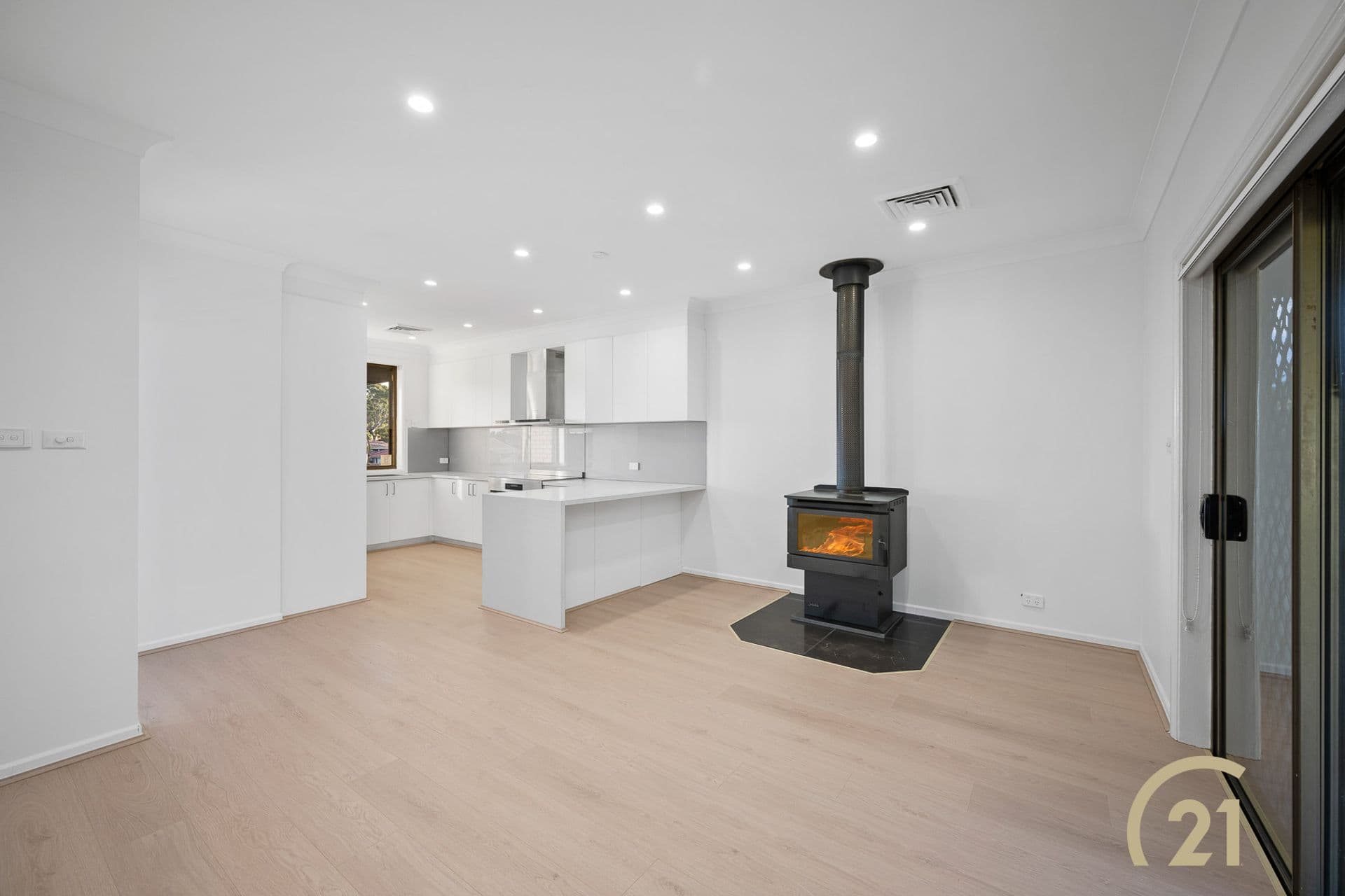 35 Oliveri Crescent, Green Valley, NSW, 2168, Green Valley - Thumbnail 3