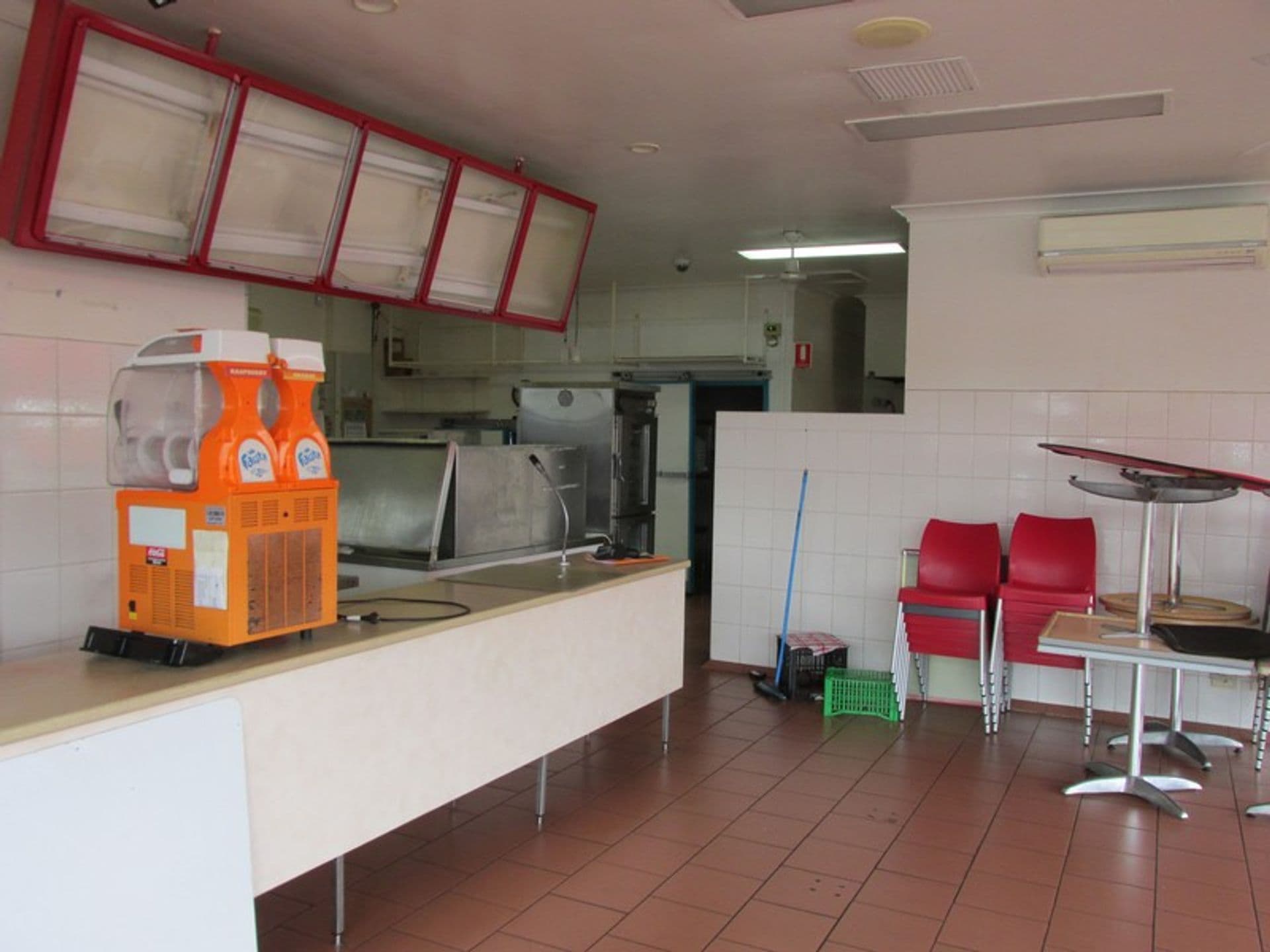 1/136 Torquay Road, Scarness, QLD, 4655, Scarness - Thumbnail 2
