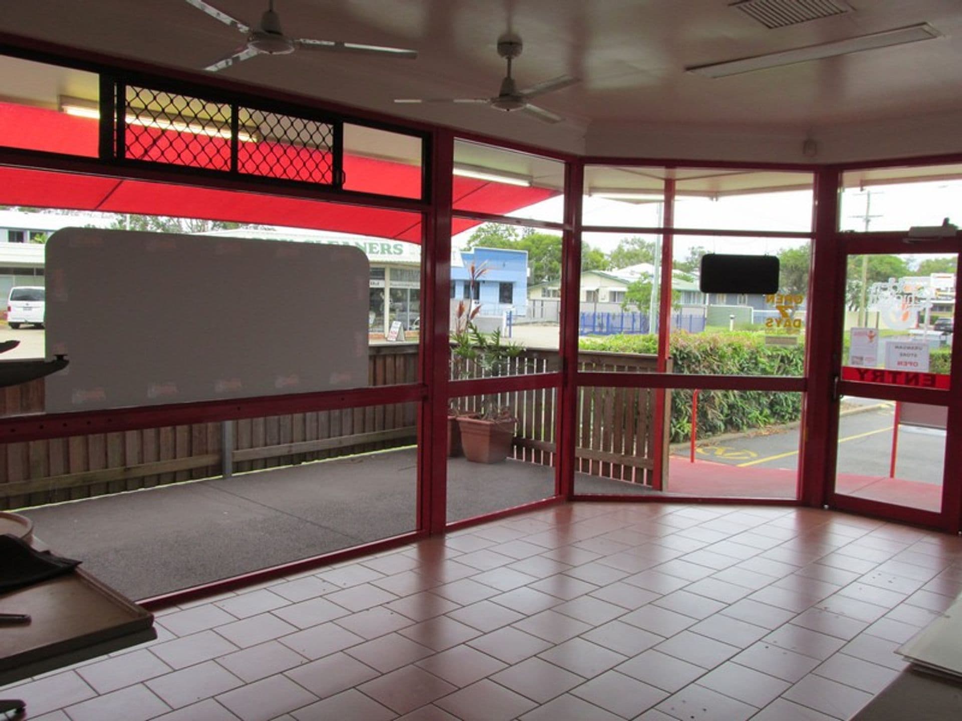 1/136 Torquay Road, Scarness, QLD, 4655, Scarness - Thumbnail 4