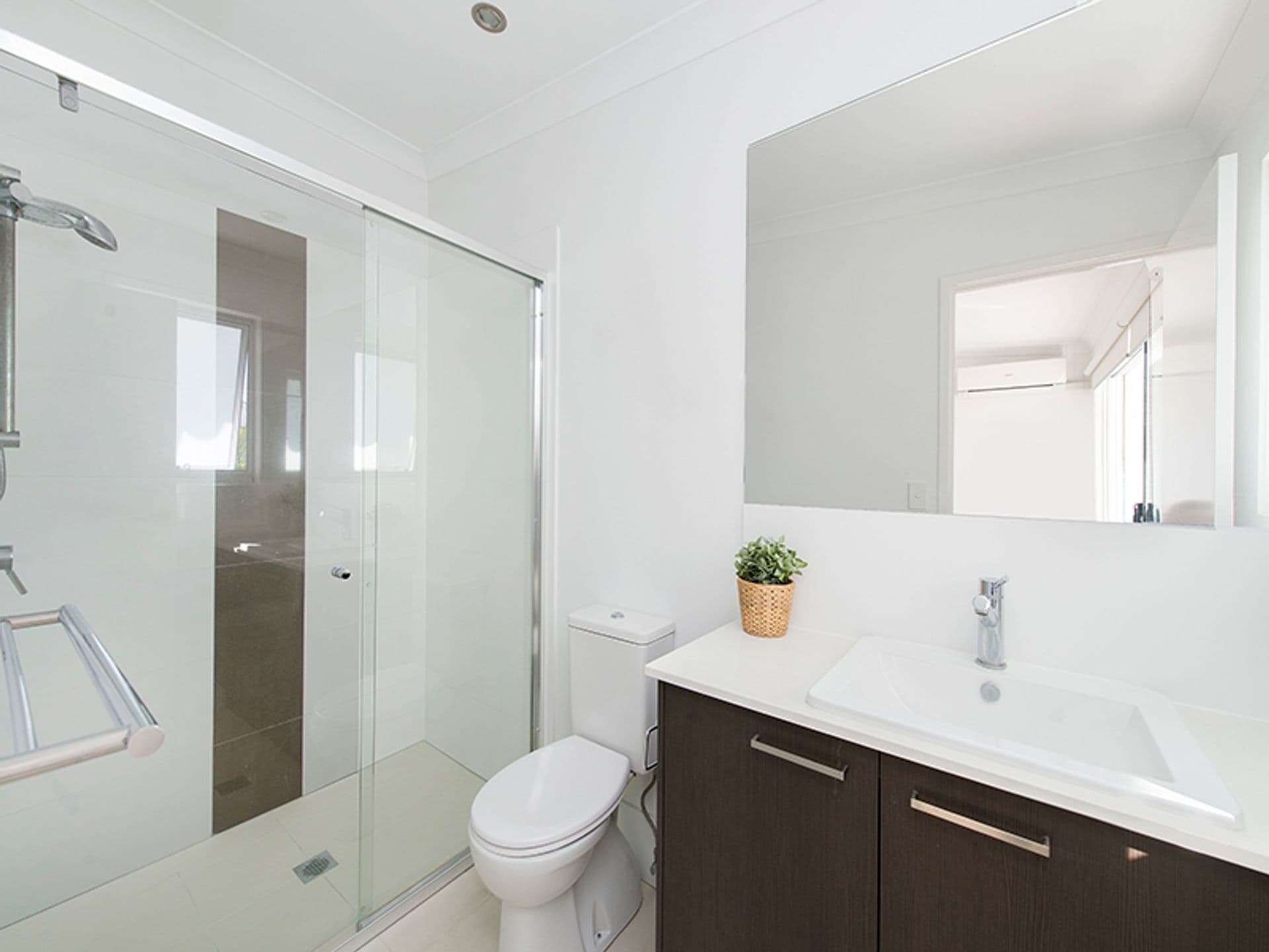 2 Of 15 Fox Street, Wynnum, QLD, 4178, Wynnum - Thumbnail 3