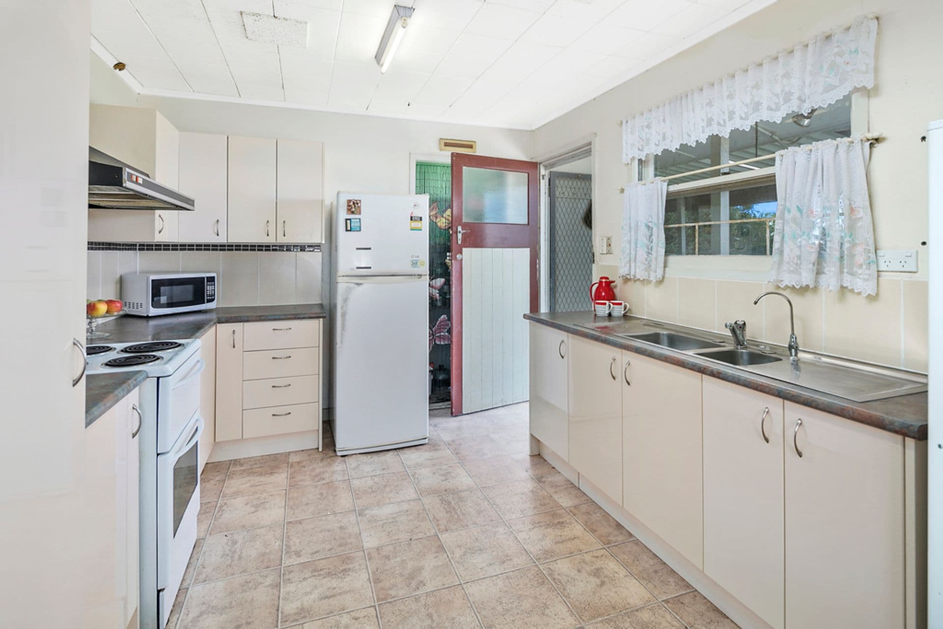 47 Gwynne Street, Wynnum West, QLD, 4178, Wynnum West - Thumbnail 3