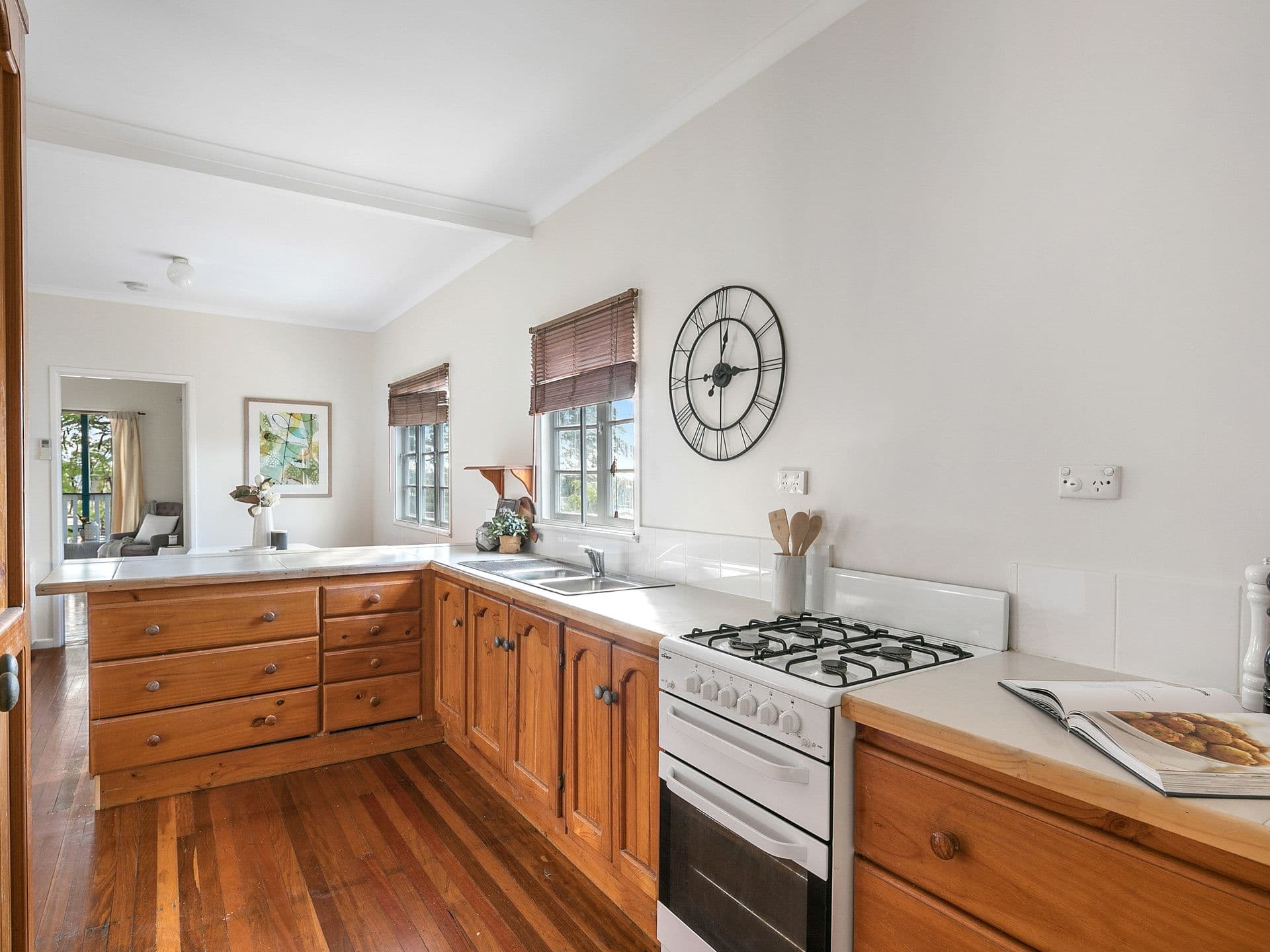 10 Grainger Street, Wynnum, QLD, 4178, Wynnum - Thumbnail 7