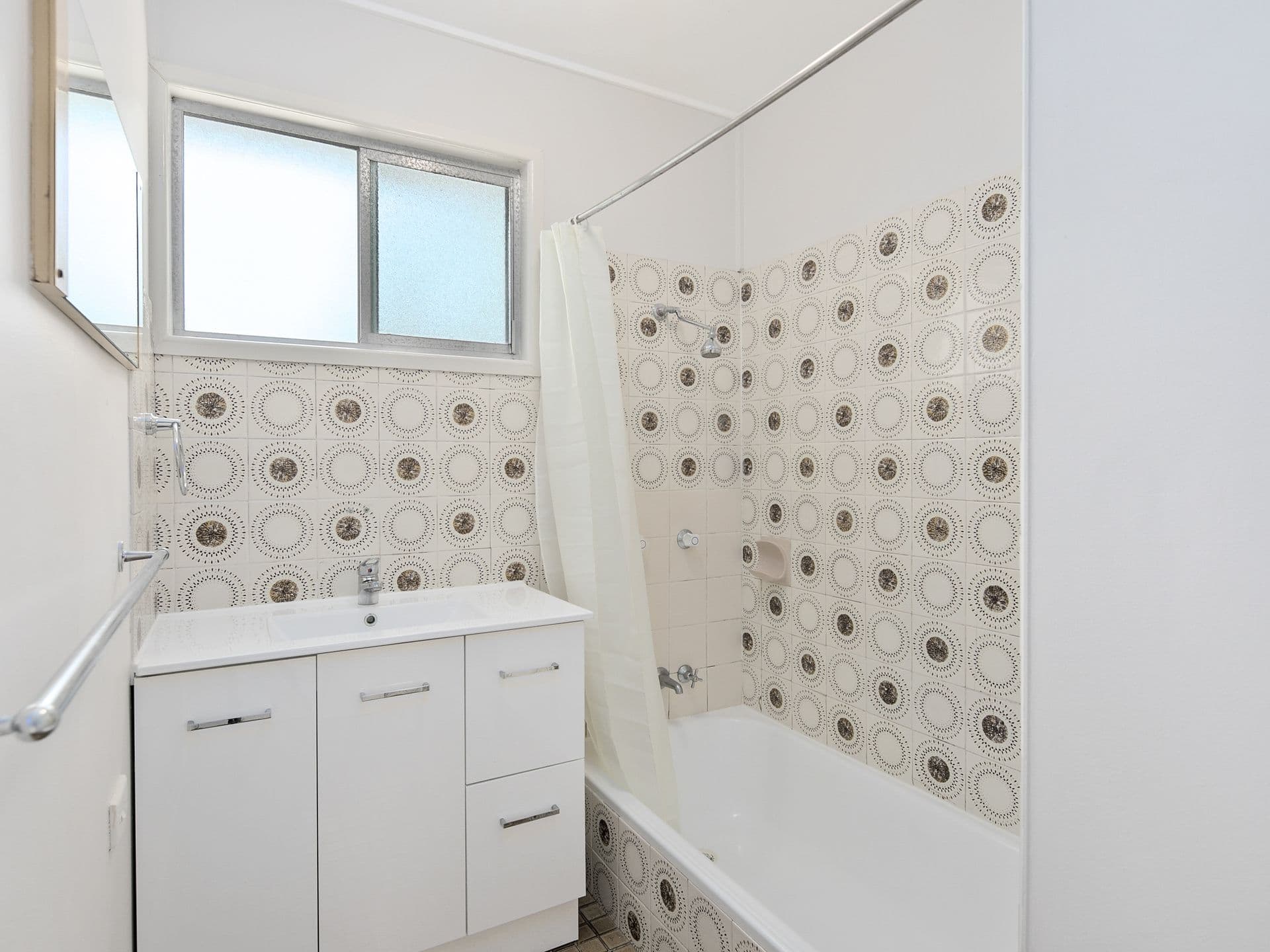 52 Bernays Road, Wynnum West, QLD, 4178, Wynnum West - Thumbnail 4