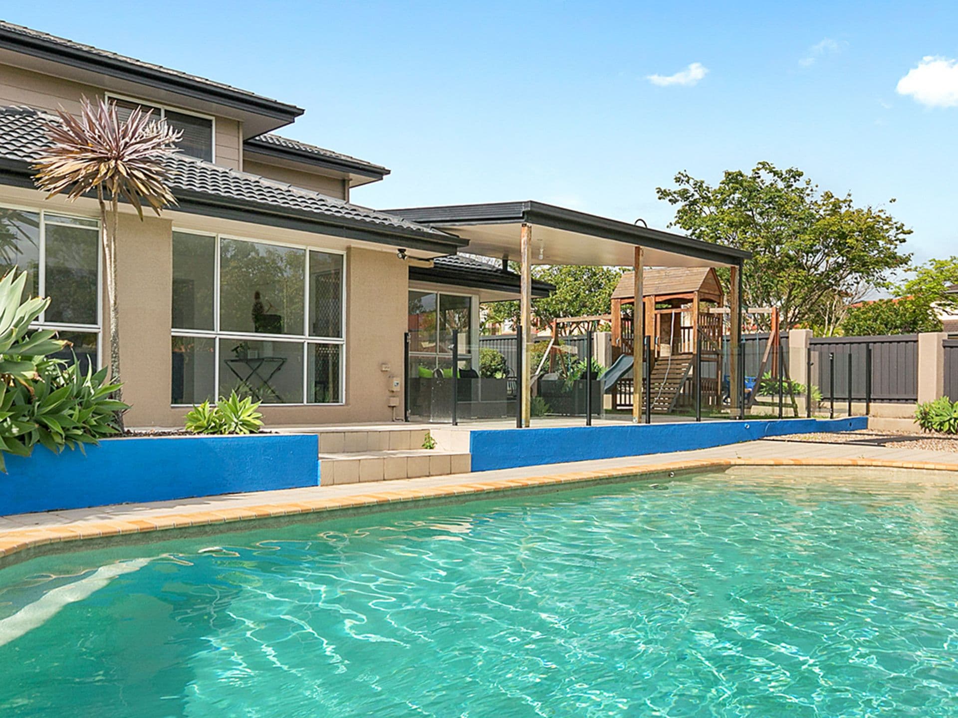 2 Windermere Crescent, Carindale, QLD, 4152, Carindale - Thumbnail 2