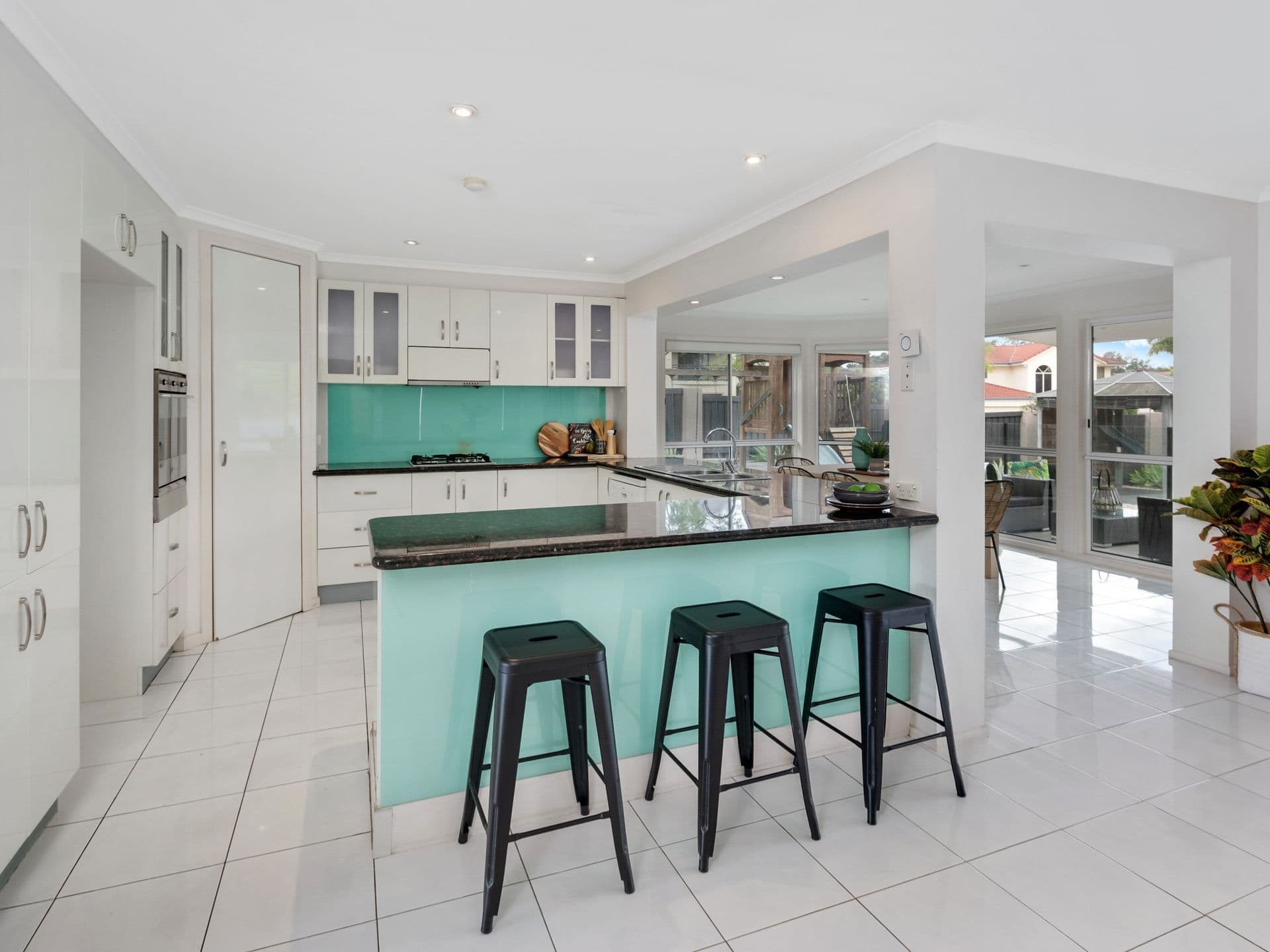 2 Windermere Crescent, Carindale, QLD, 4152, Carindale - Thumbnail 4