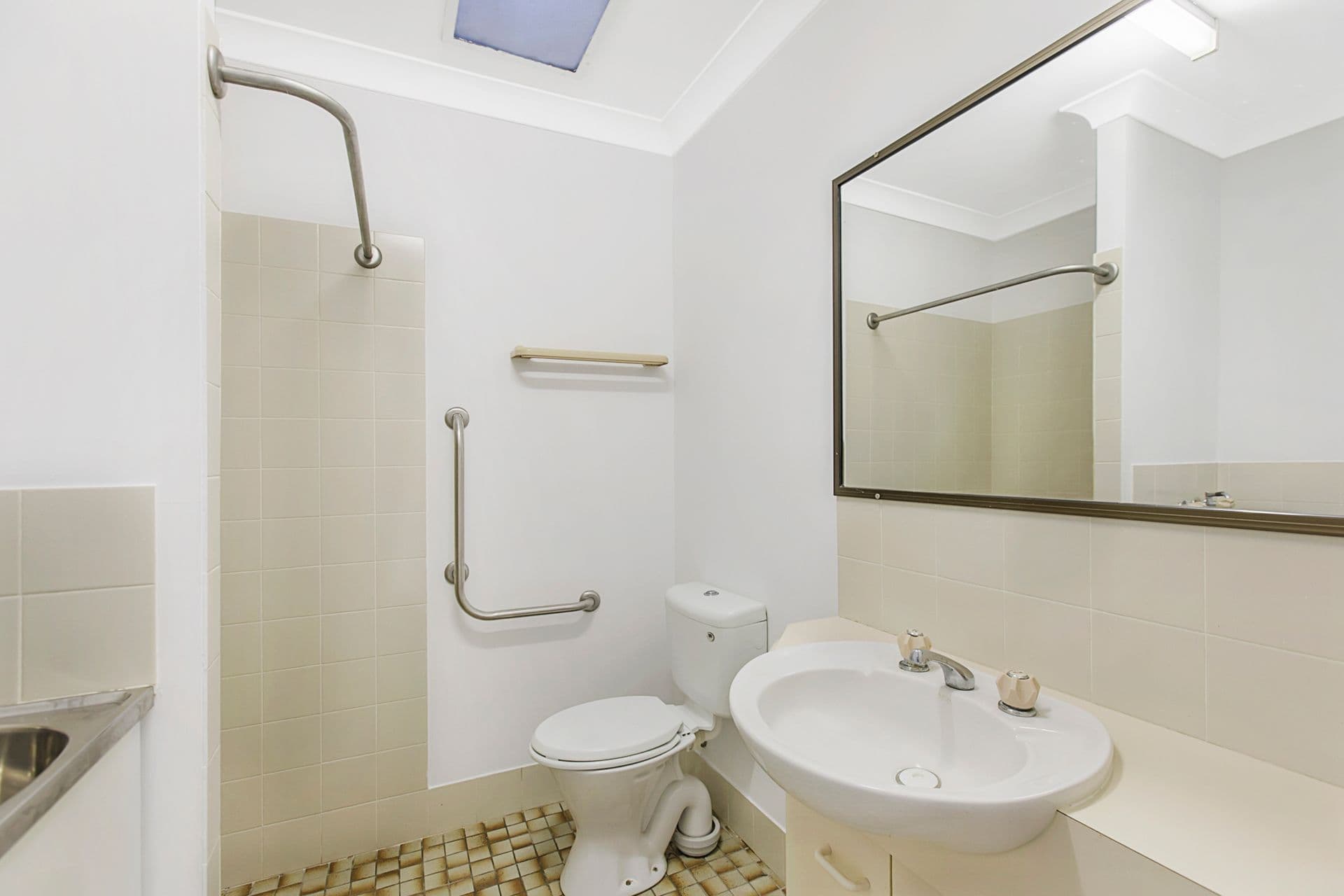 21/15 Carmichael Court, Wynnum West, QLD, 4178, Wynnum West - Thumbnail 4