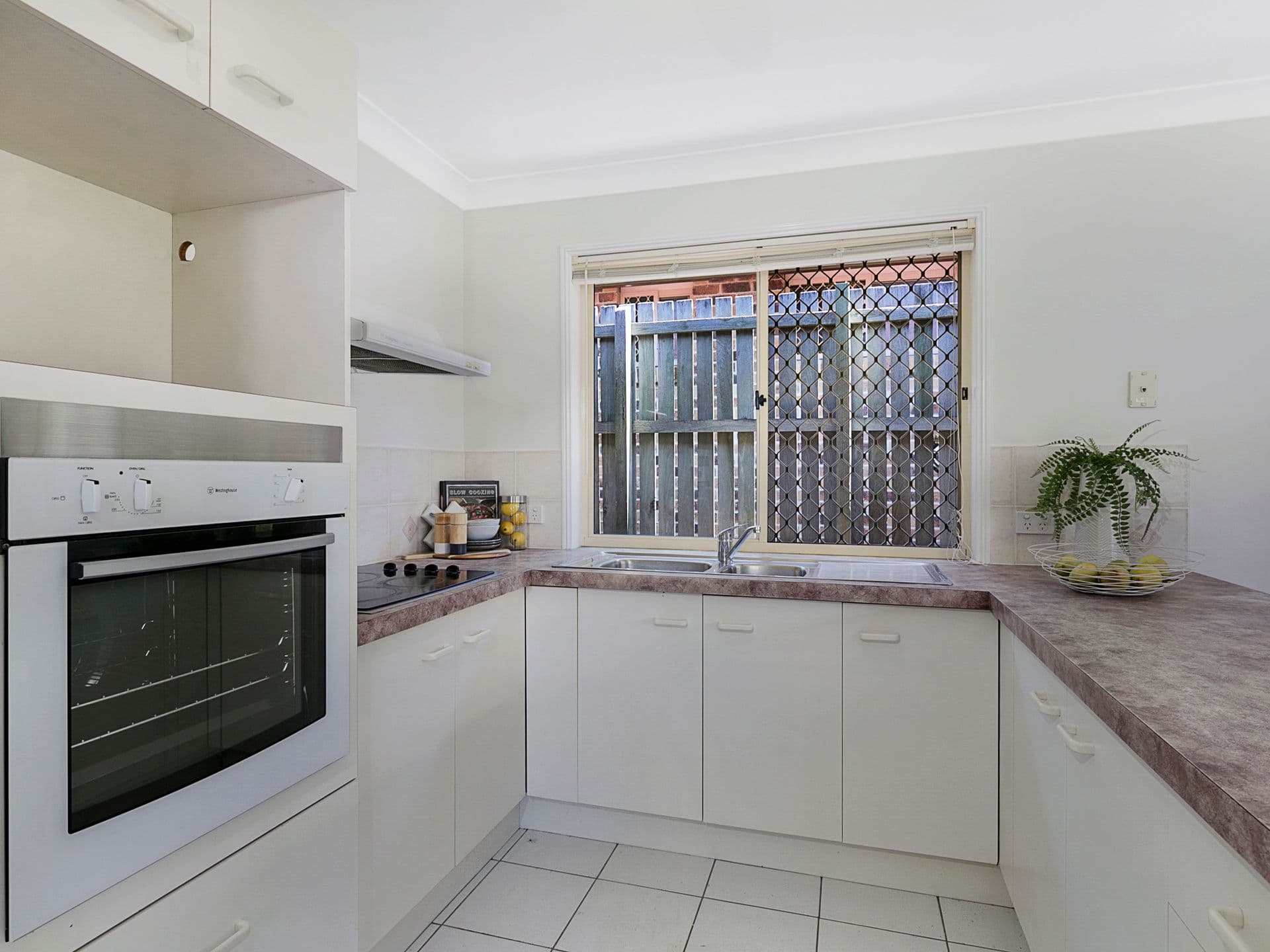 35 Madgwick Street, Wynnum, QLD, 4178, Wynnum - Thumbnail 3