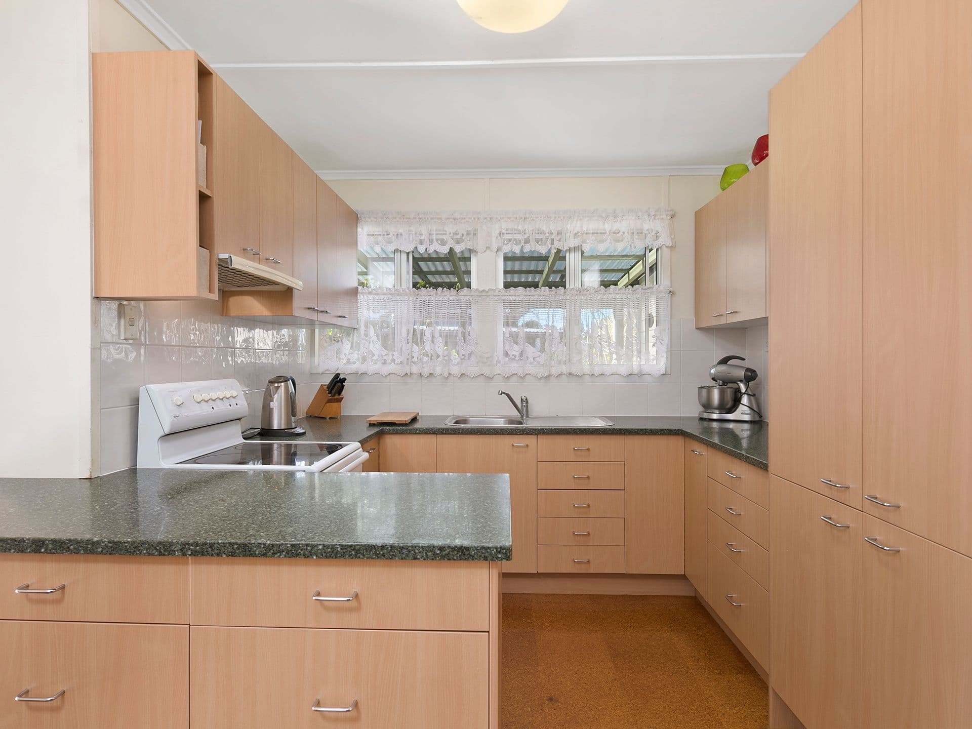 143  Wondall Road, Wynnum West, QLD, 4178, Wynnum West - Thumbnail 5