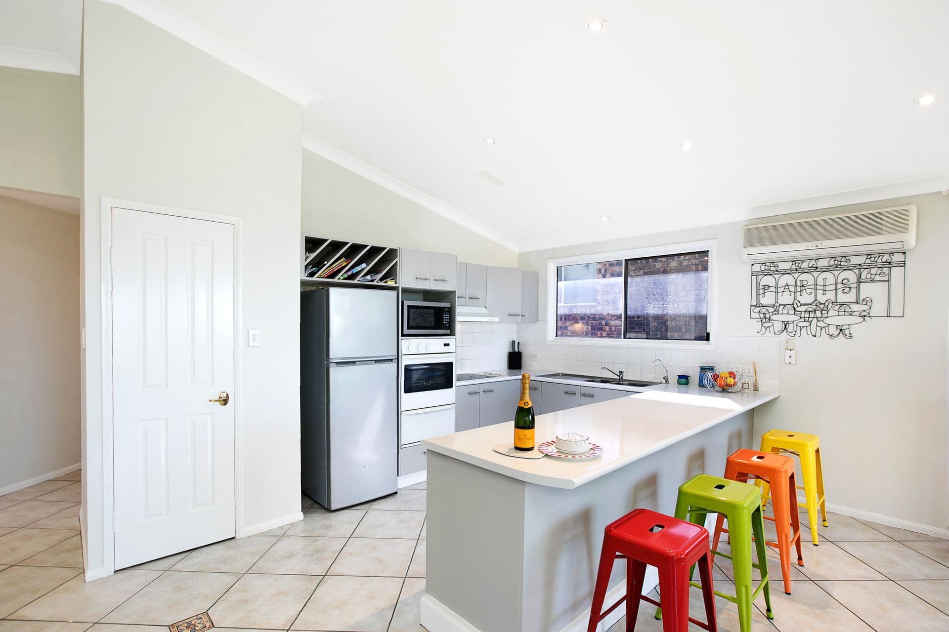 63 Gordon Parade, Manly, QLD, 4179, Manly - Thumbnail 2
