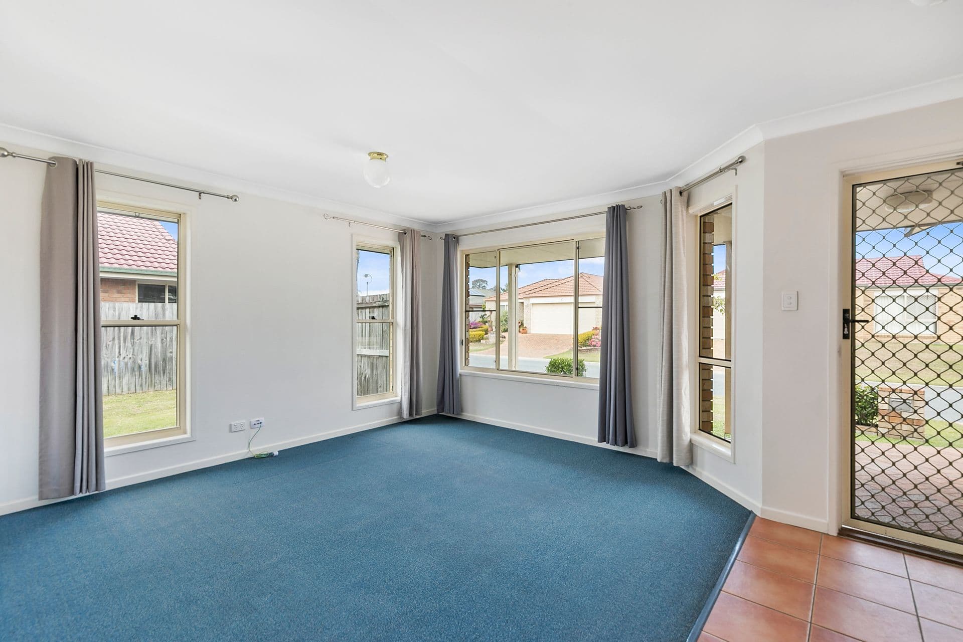 4 Ursula Place, Wynnum West, QLD, 4178, Wynnum West - Thumbnail 2