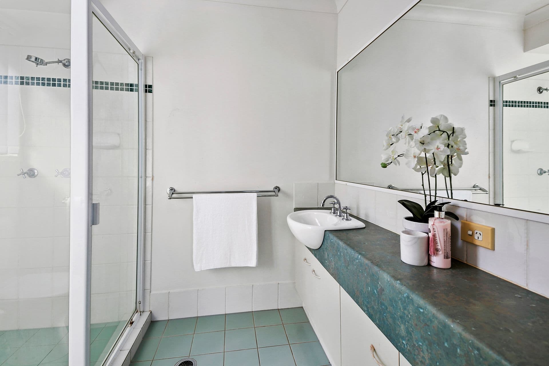 12 School Road, Wynnum West, QLD, 4178, Wynnum West - Thumbnail 6