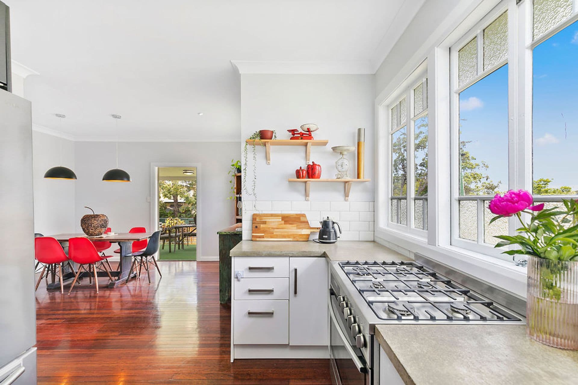 19 Sibley Road, Wynnum West, QLD, 4178, Wynnum - Thumbnail 2