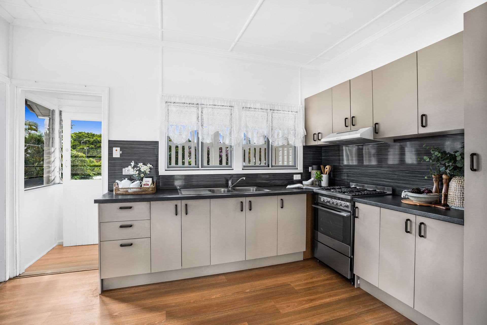 2226 Wynnum Road, Wynnum, QLD, 4178, Wynnum West - Thumbnail 3