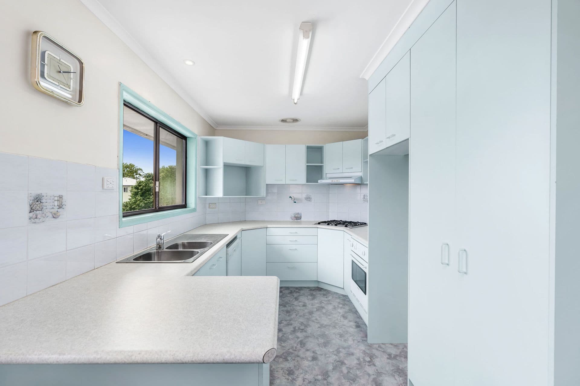 11 Greggor Street, Wynnum West, QLD, 4178, Wynnum West - Thumbnail 2