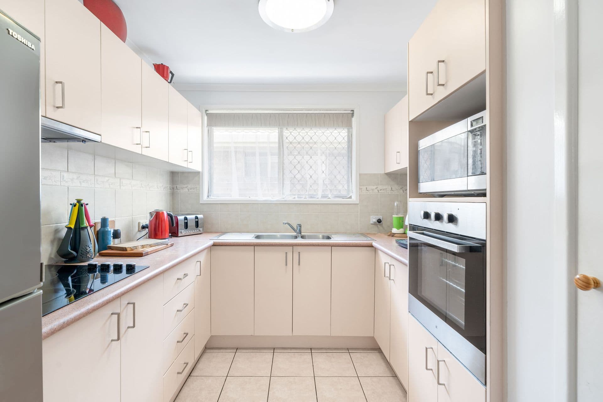 90 Pine Street, Wynnum, QLD, 4178, Wynnum - Thumbnail 2