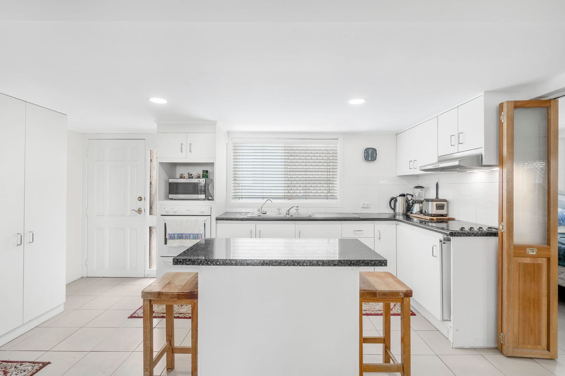 62 Curve Avenue, Wynnum, QLD, 4178, Wynnum - Thumbnail 2