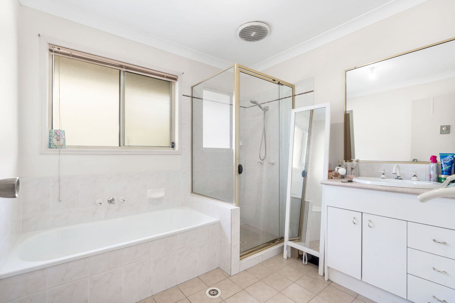 14 Pinewood Street, Wynnum West, QLD, 4178, Wynnum West - Thumbnail 4