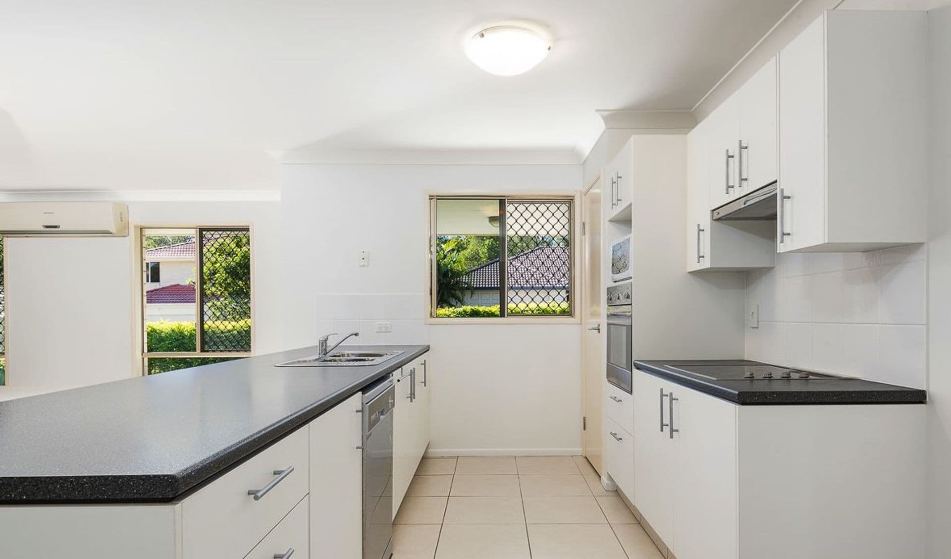 2 Figtree Place, Wakerley, QLD, 4154, Wakerley - Thumbnail 2