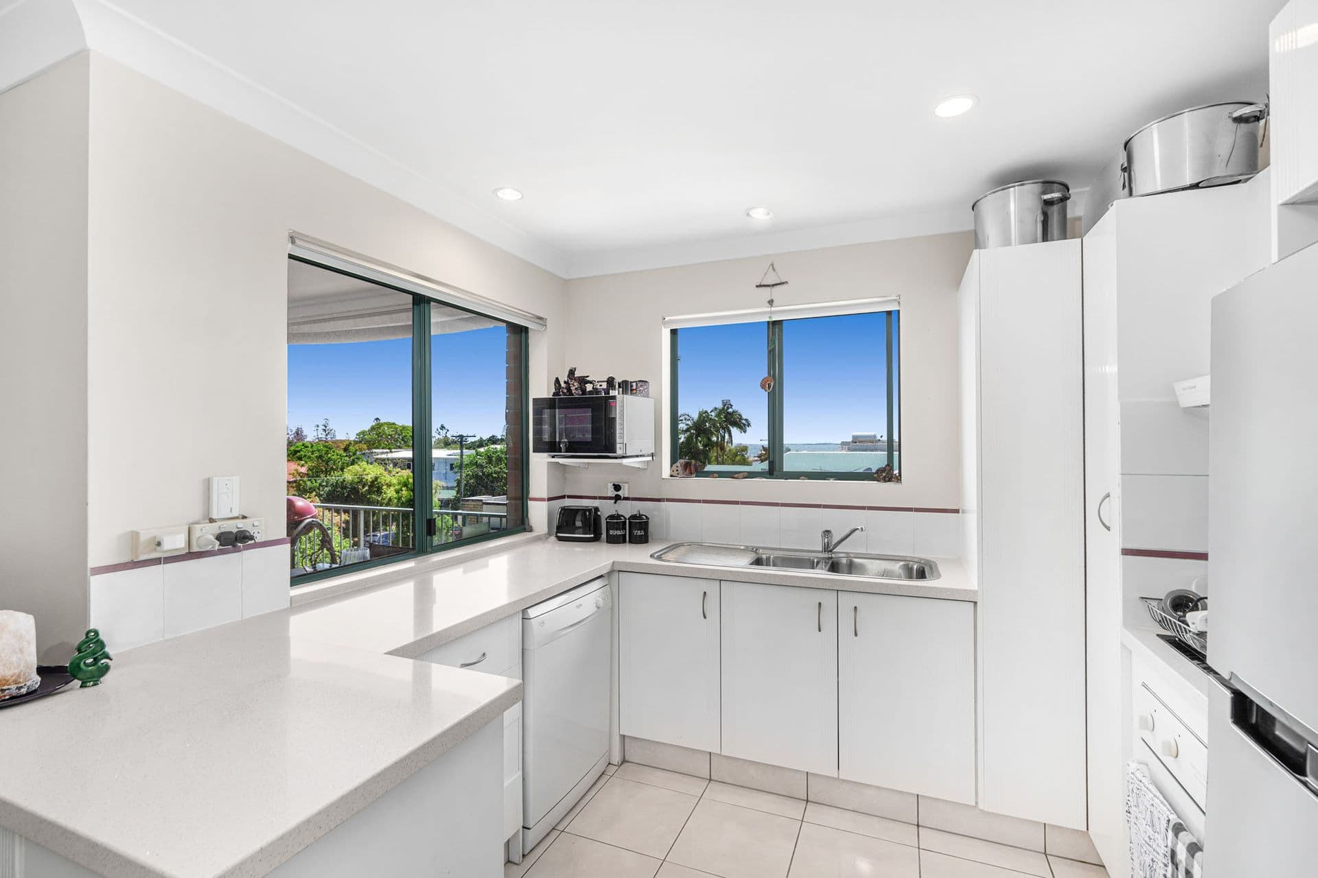 6/30 Edith Street, Wynnum, QLD, 4178, Wynnum - Thumbnail 2