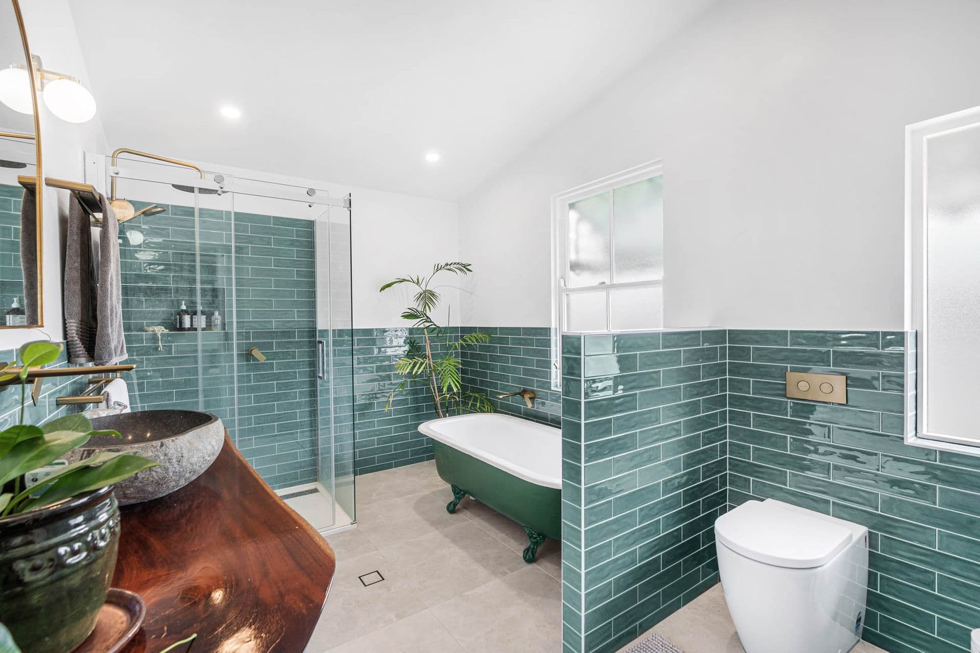 6 West Avenue, Wynnum, QLD, 4178, Wynnum - Thumbnail 2