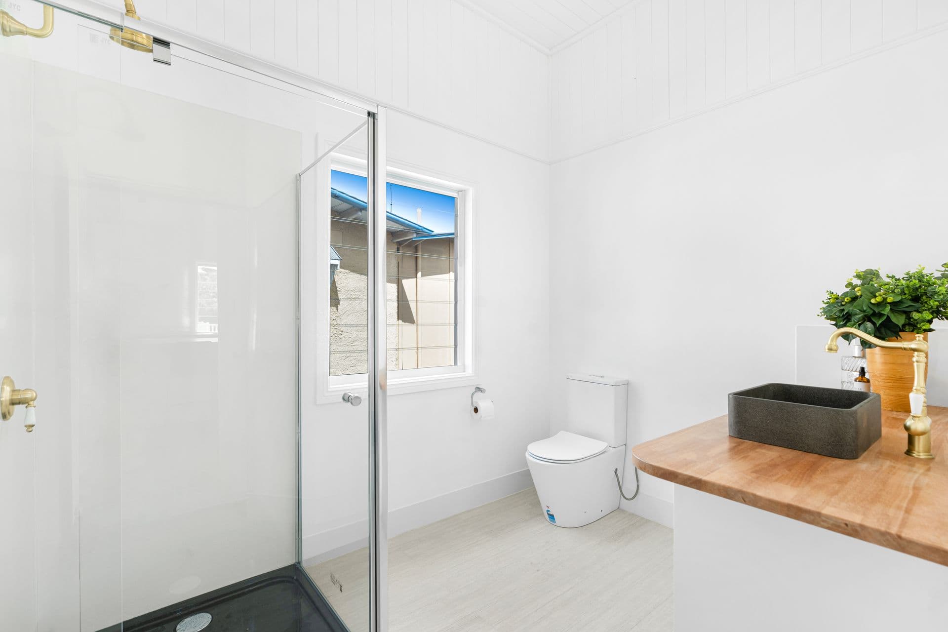 172 Cambridge Parade, Manly, QLD, 4179, Manly - Thumbnail 3