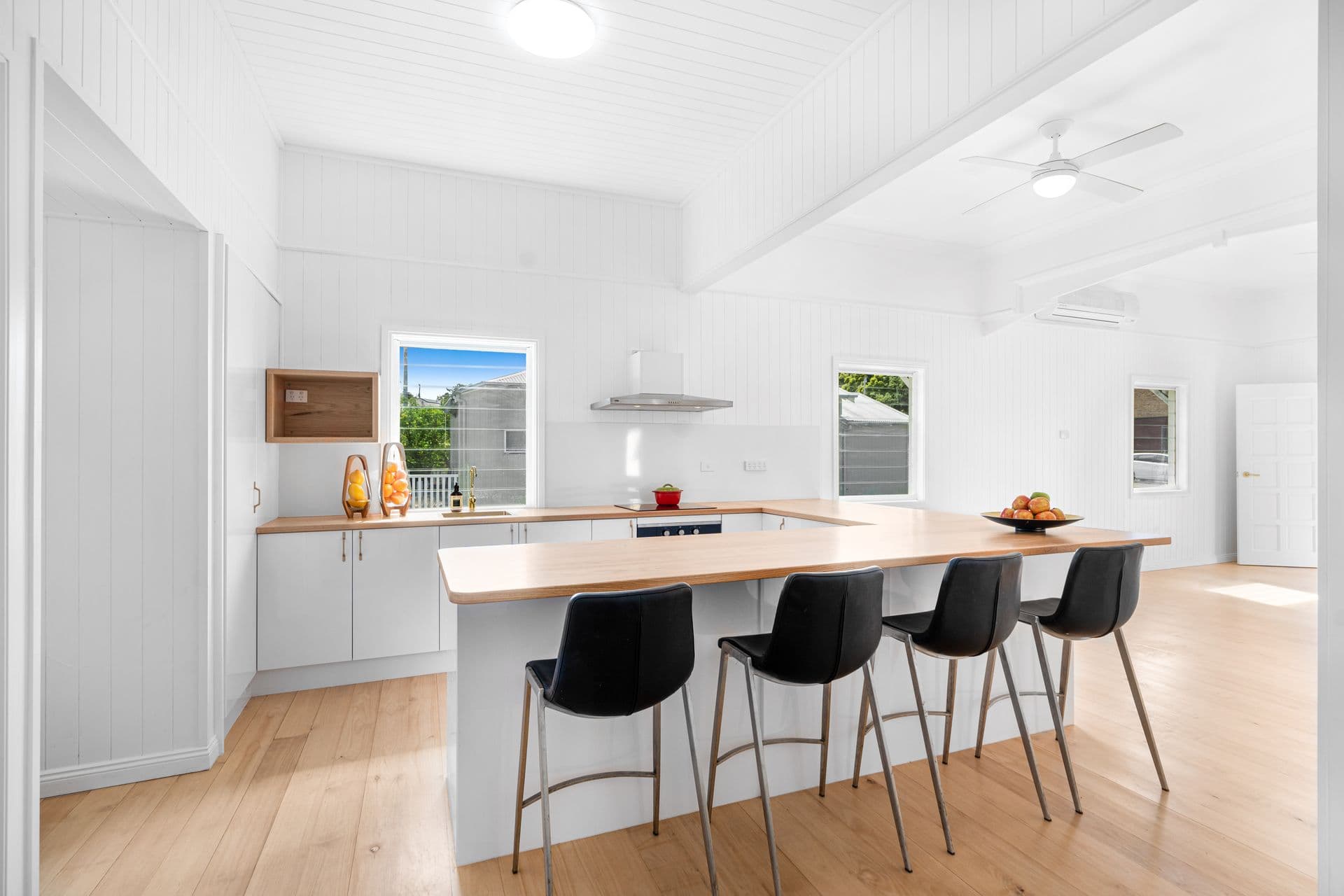 172 Cambridge Parade, Manly, QLD, 4179, Manly - Thumbnail 2