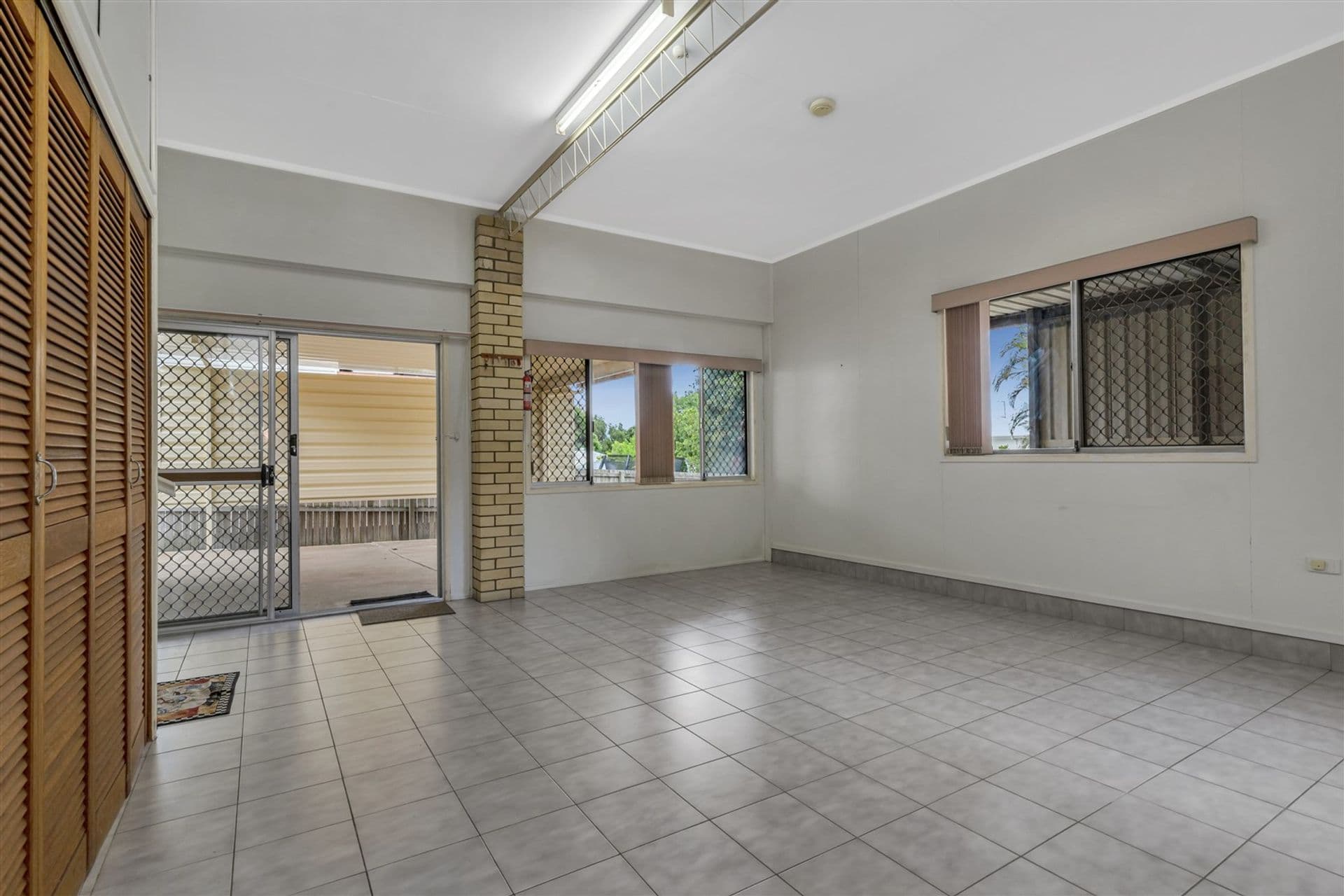 111 Wynnum North Road, Wynnum, QLD, 4178, Wynnum - Thumbnail 4