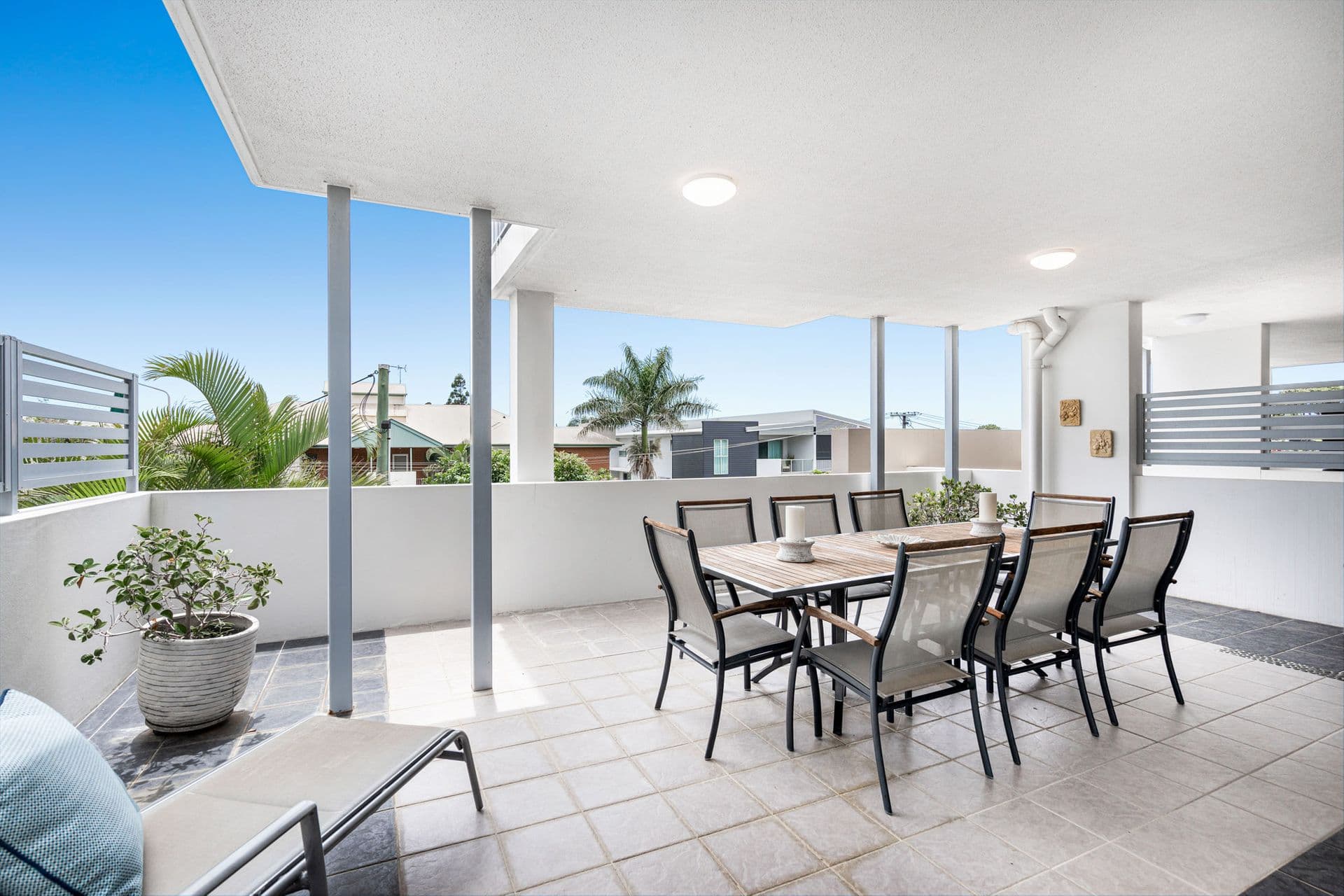 1/98 Akonna Street, Wynnum, QLD, 4178, Wynnum - Thumbnail 2